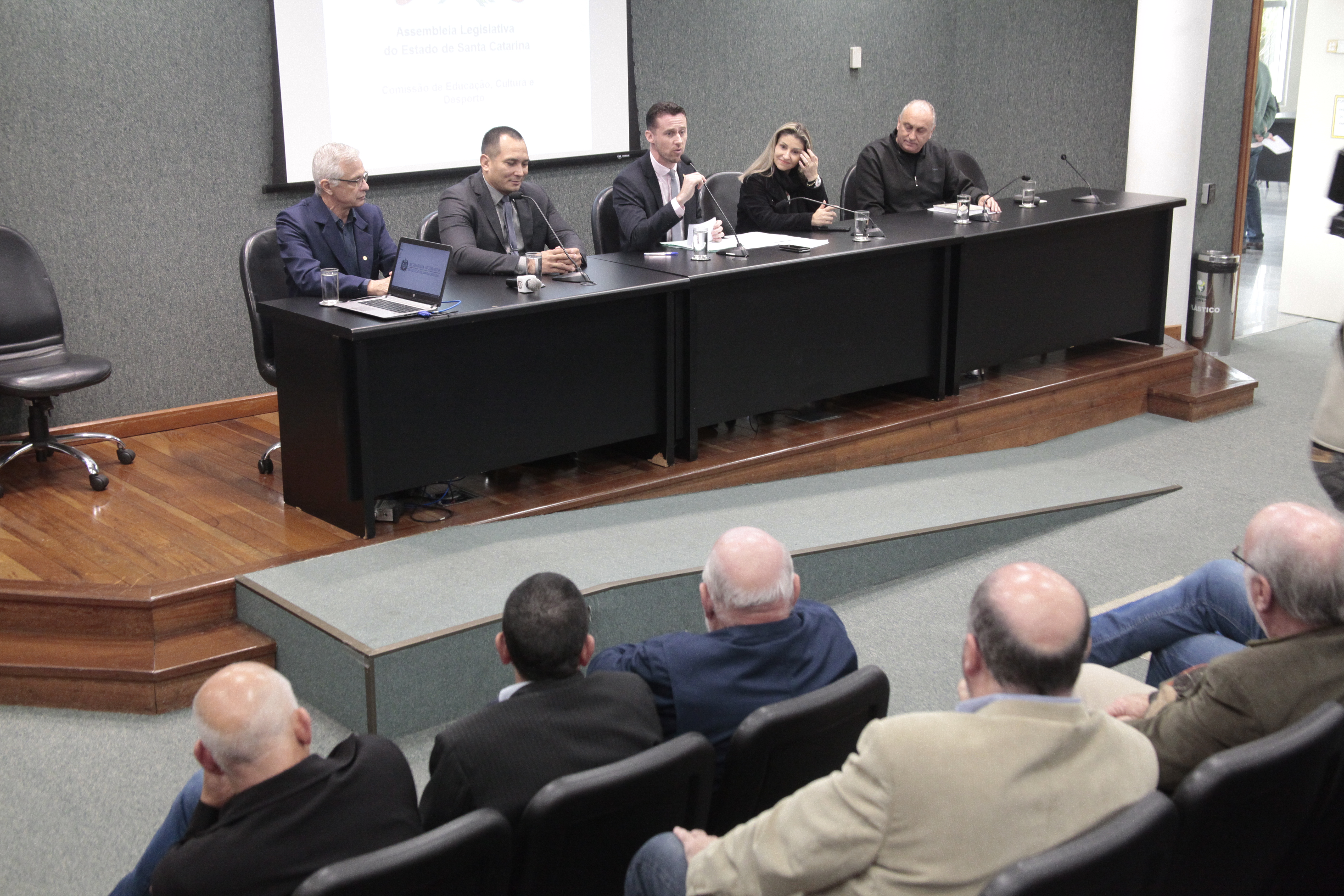 Audiência Publica PL 132 .1 / 2O18 Normatização da Participação de Atletas nas Competições