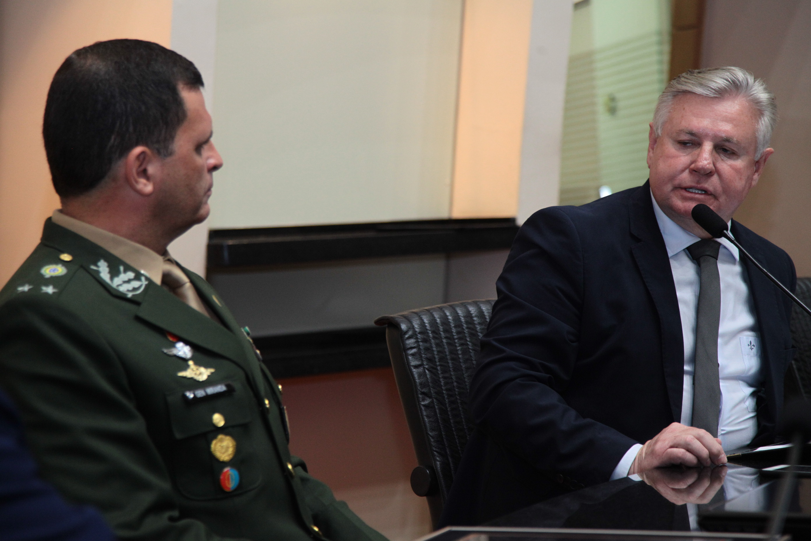 Sessão Especial em Comemoração ao Dia do Soldado - Deputado Nilso Berlanda (PR)