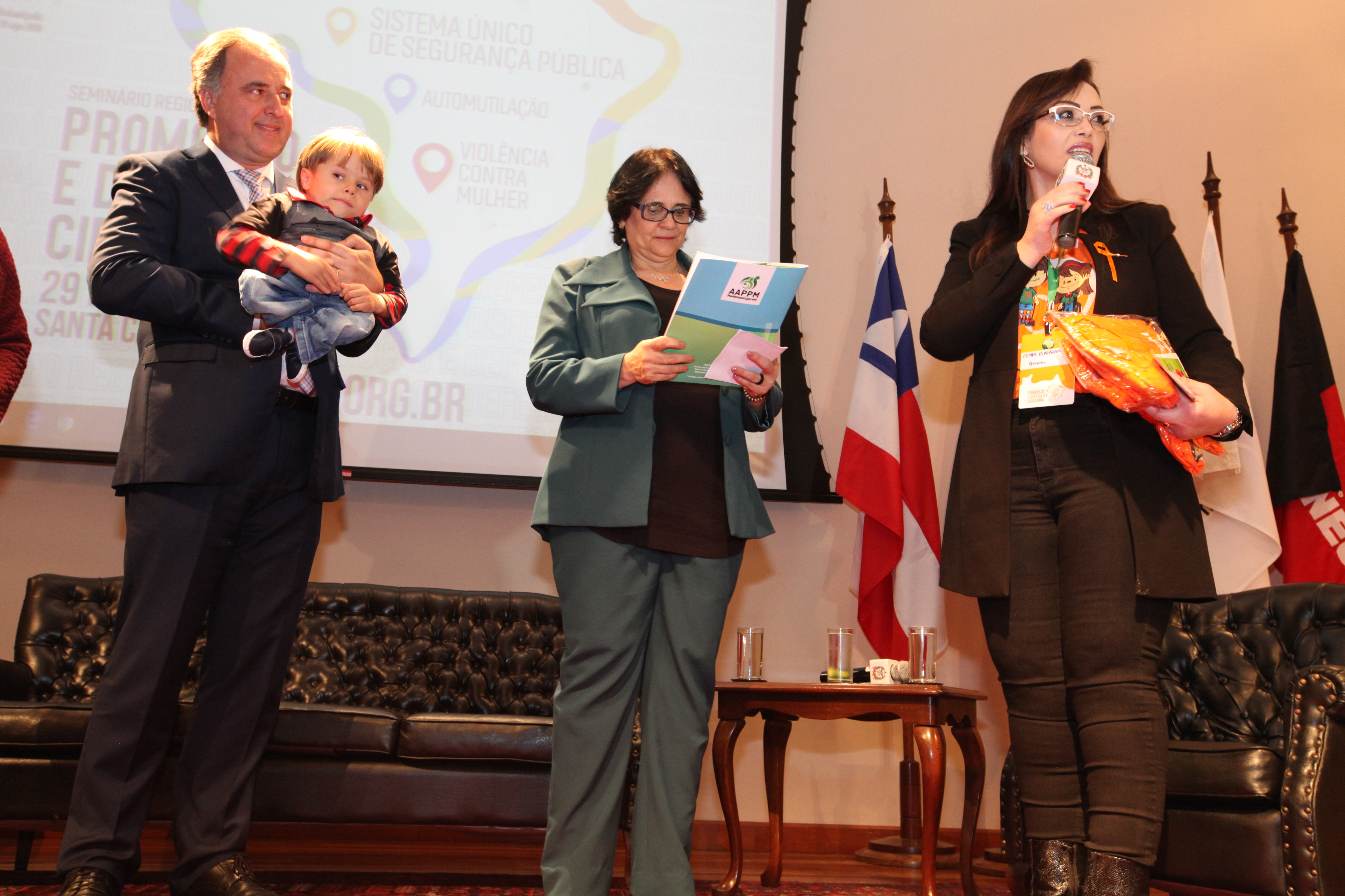 Damares Regina Alves _Ministra de Estado da Mulher da Família e de Direitos Humanos