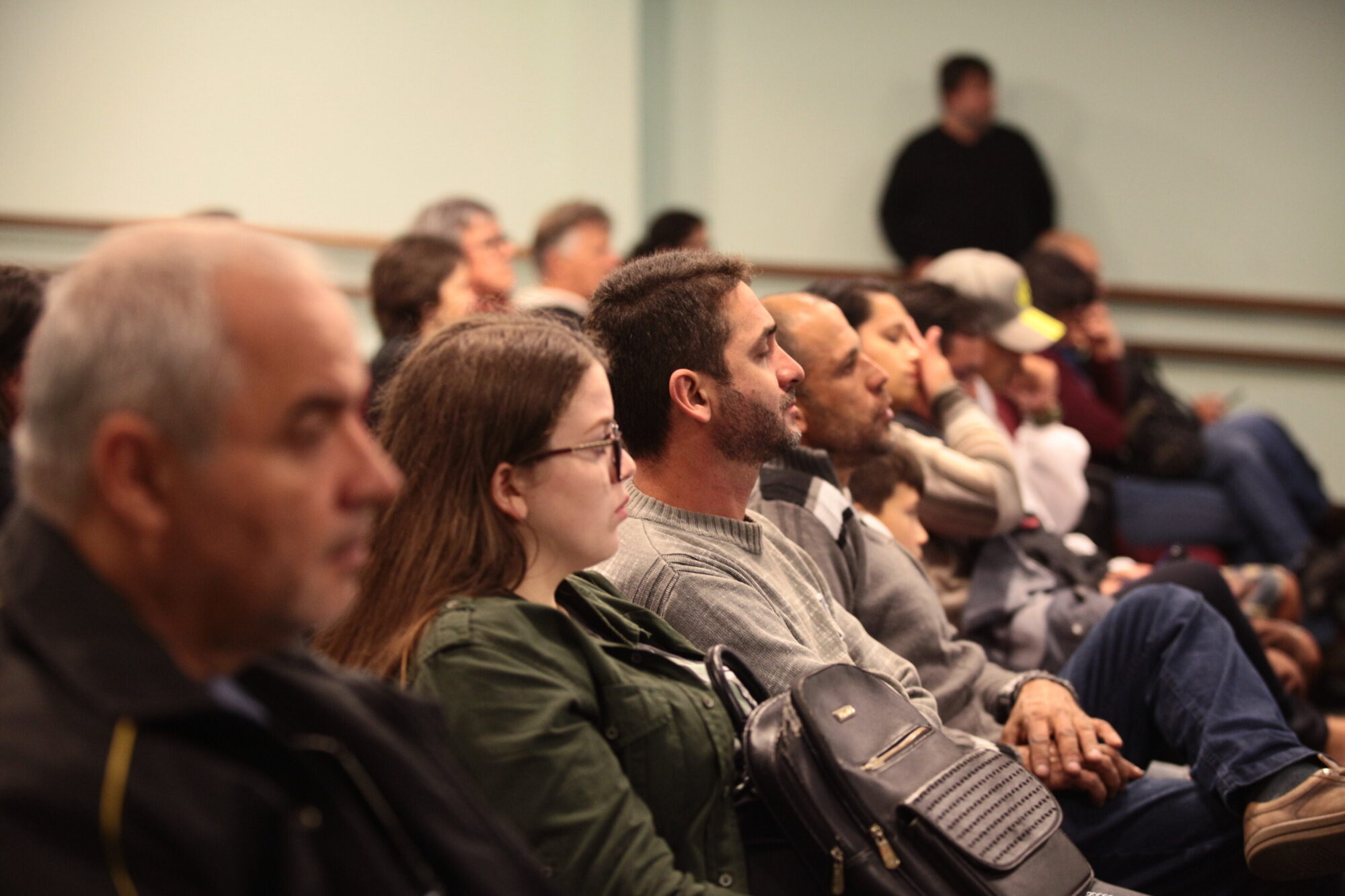 O público esteve atento aos debates realizados durante o evento.