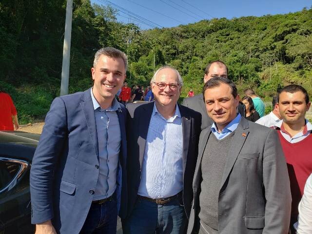 Em Jaraguá, Caropreso acompanha governador no anúncio de investimentos
