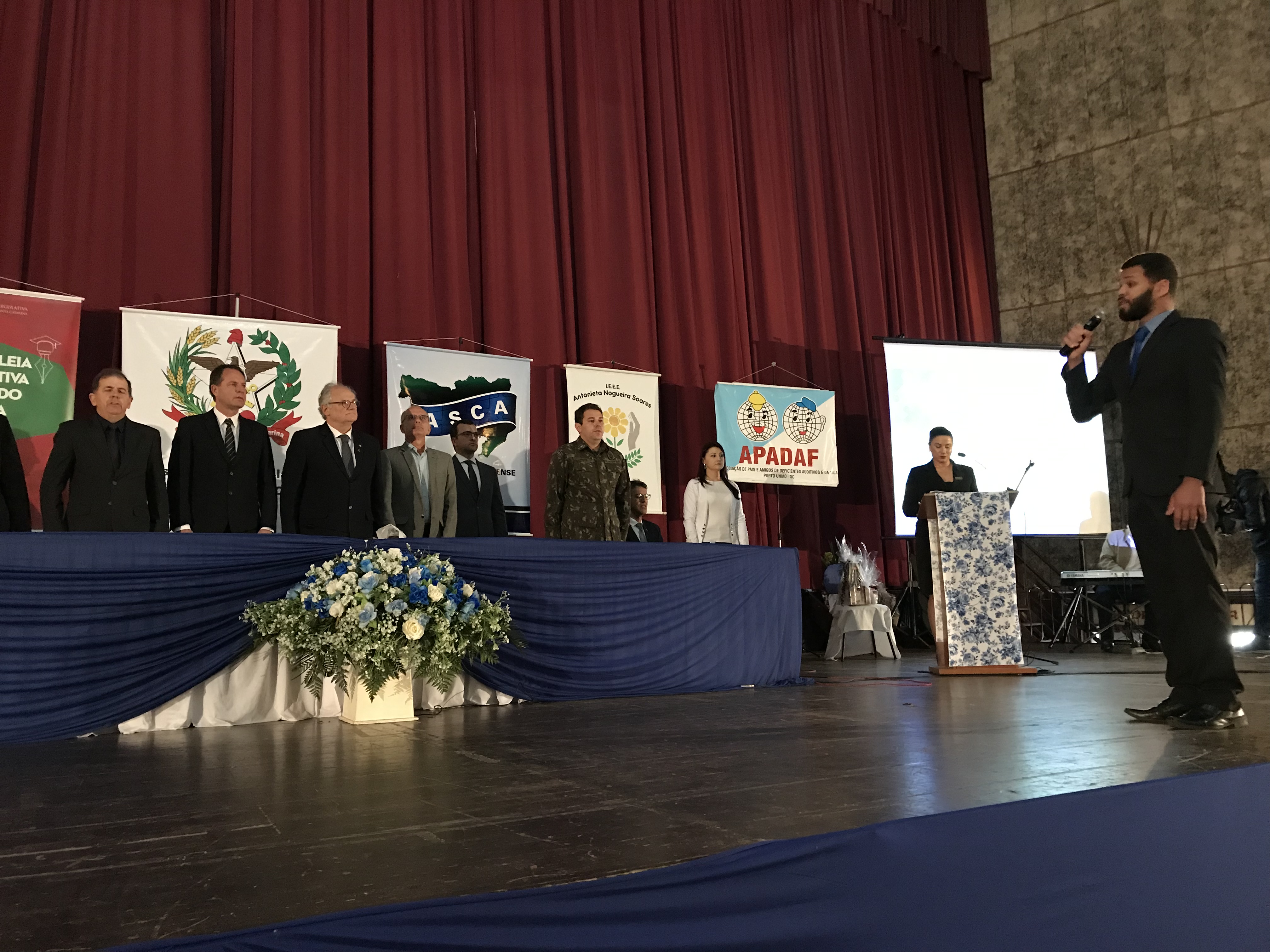 Políticas Públicas de Inclusão e Novos Paradigmas