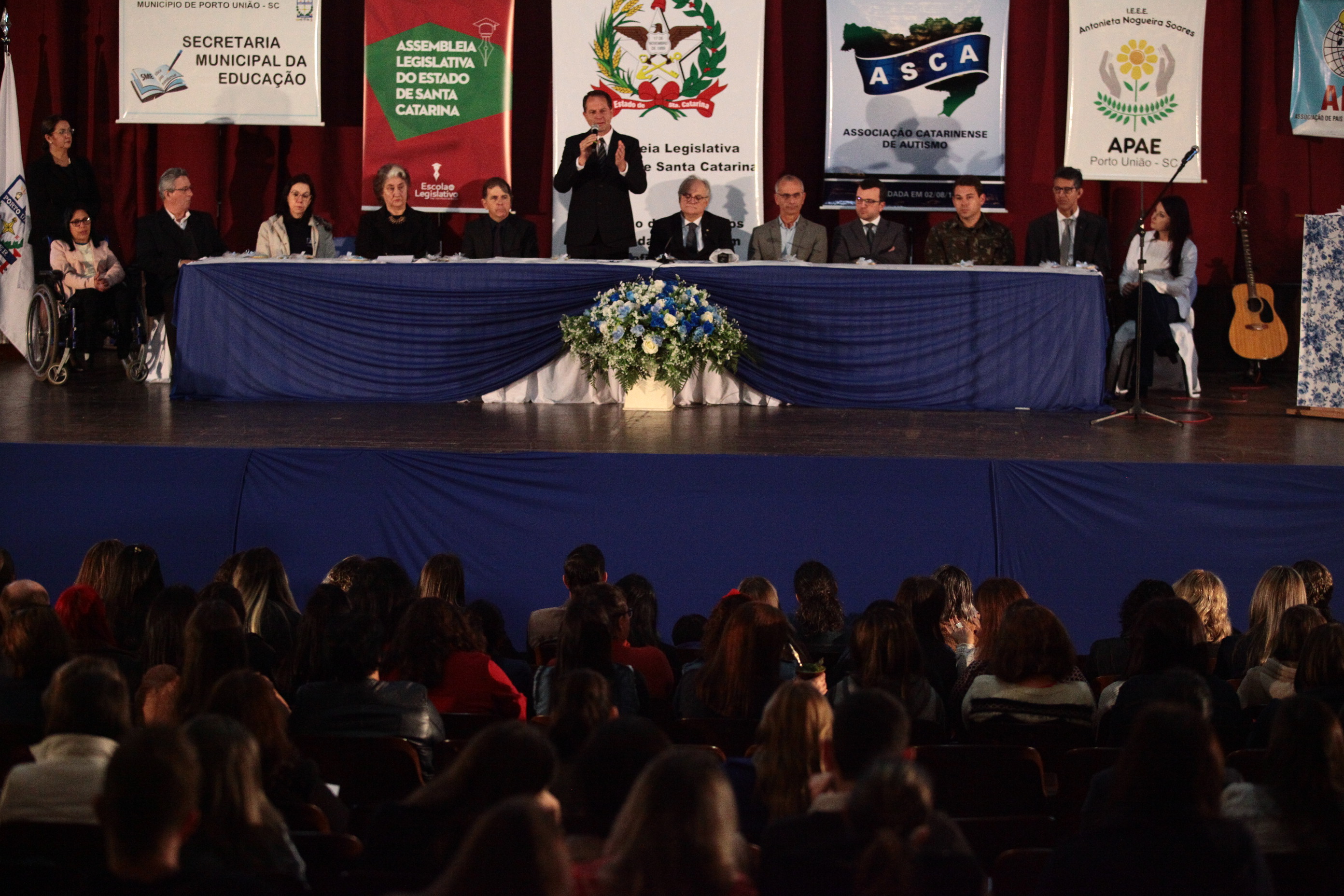 Políticas Públicas de Inclusão e Novos Paradigmas