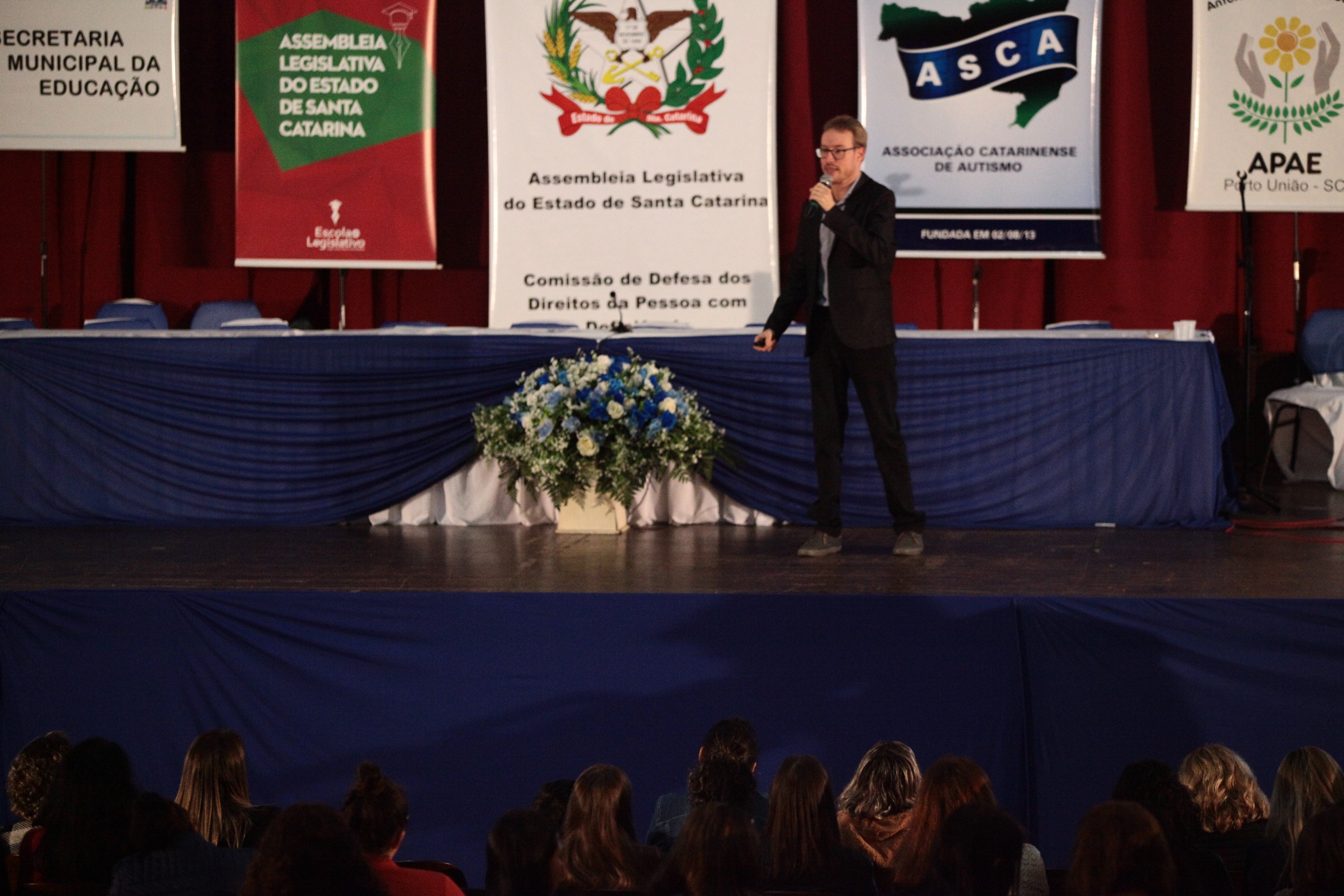 Políticas Públicas de Inclusão e Novos Paradigmas