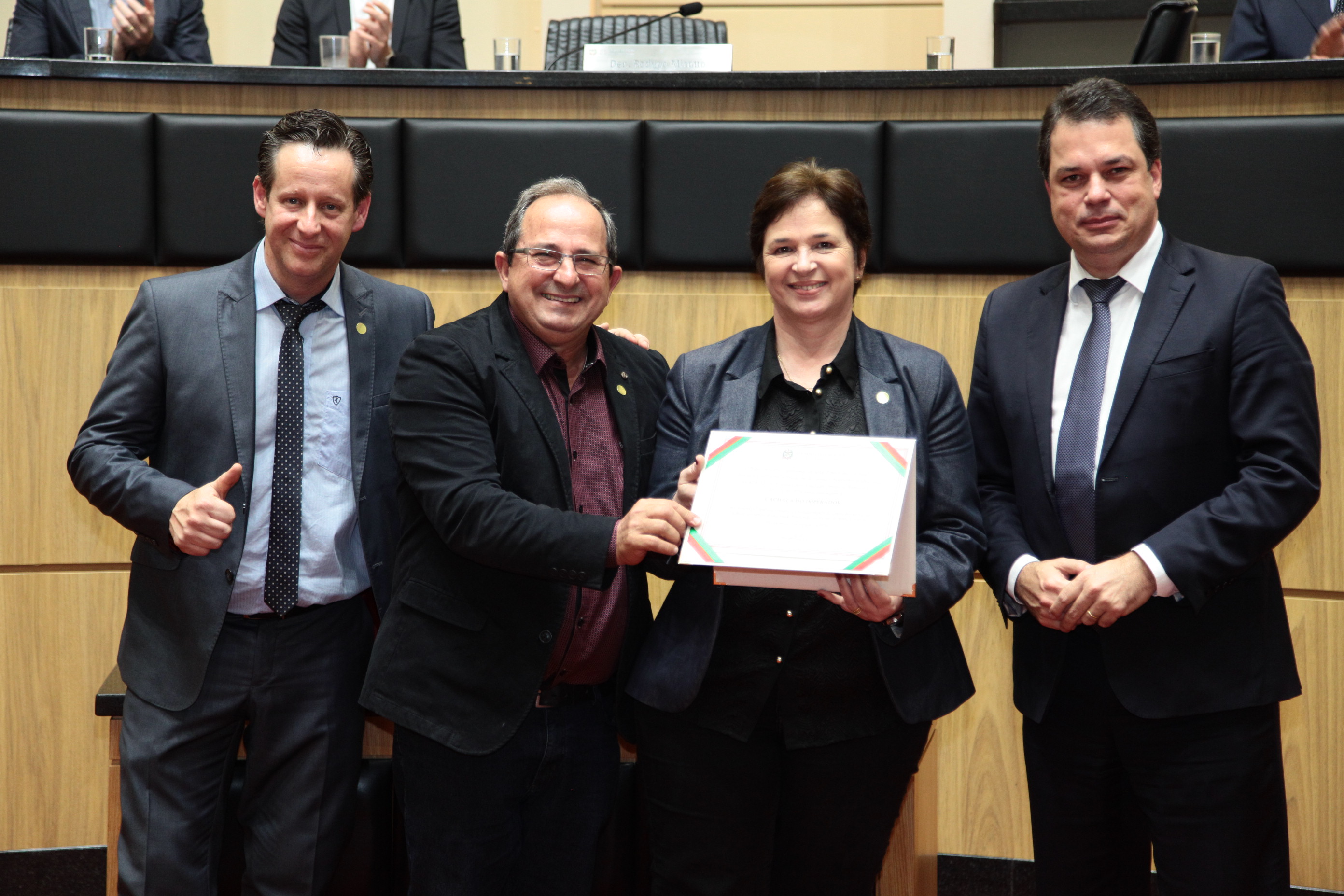 Homenagem à Associação Catarinense dos Produtores de Cachaça e Aguardente de Qualidade de Santa Catarina