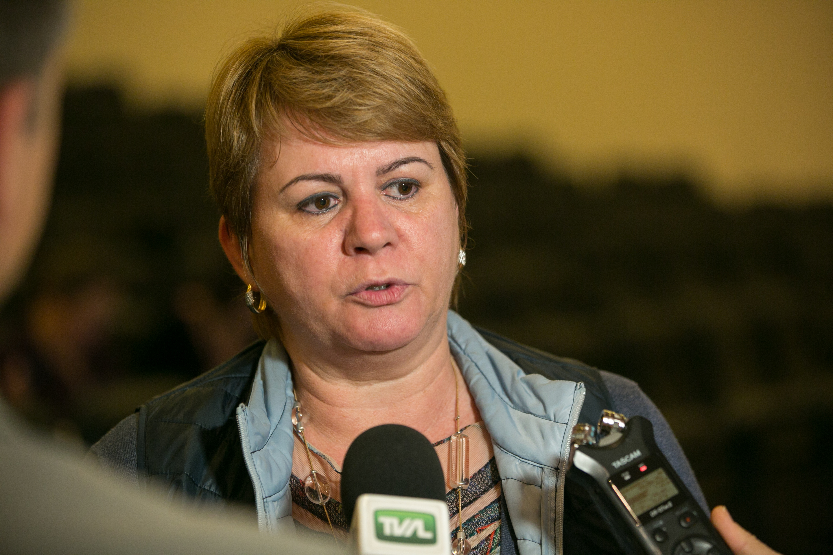 Diretora de Extensão da FAED, Rosa Martins