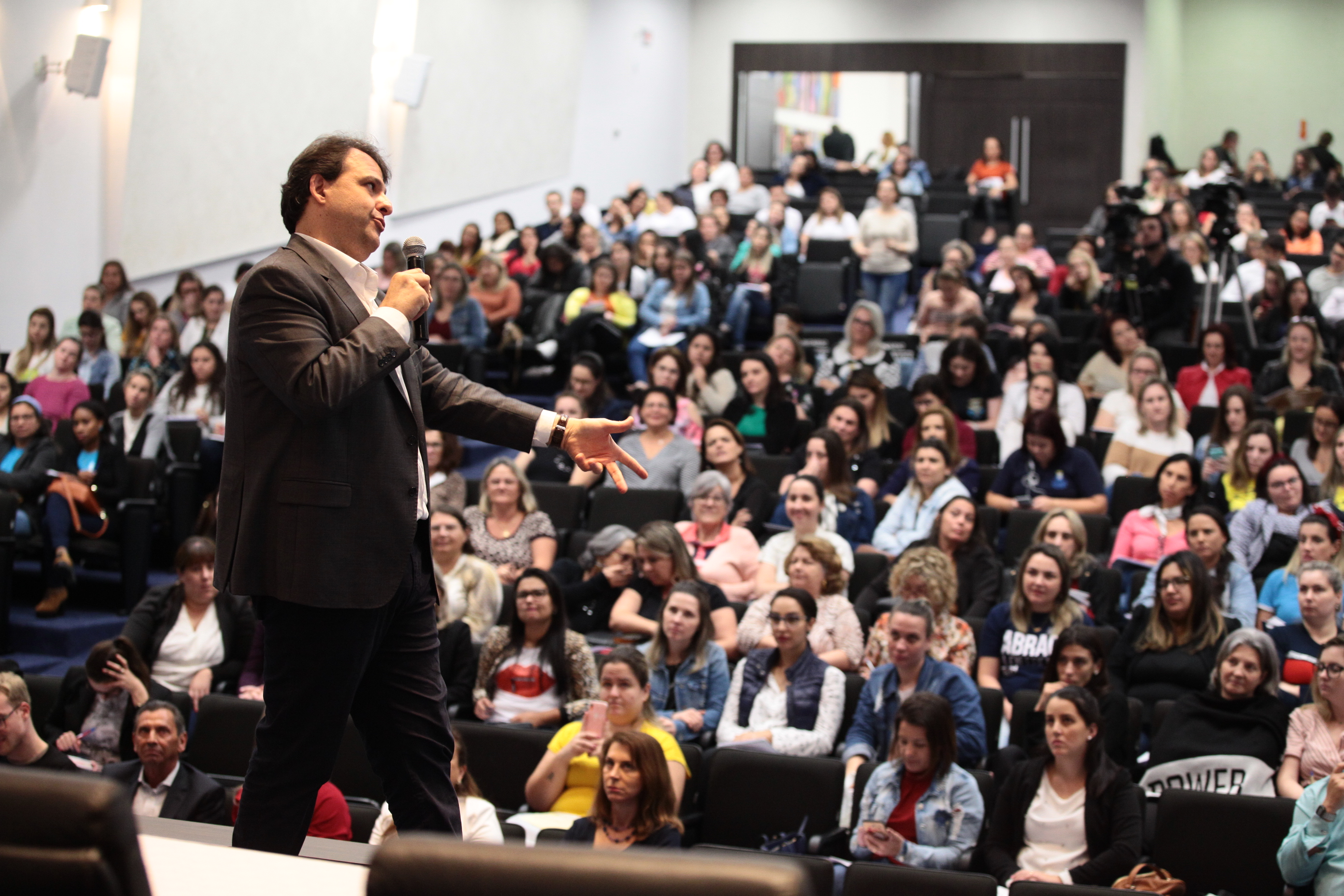 Seminário Autismo na Escola - Doutor Clay Brites