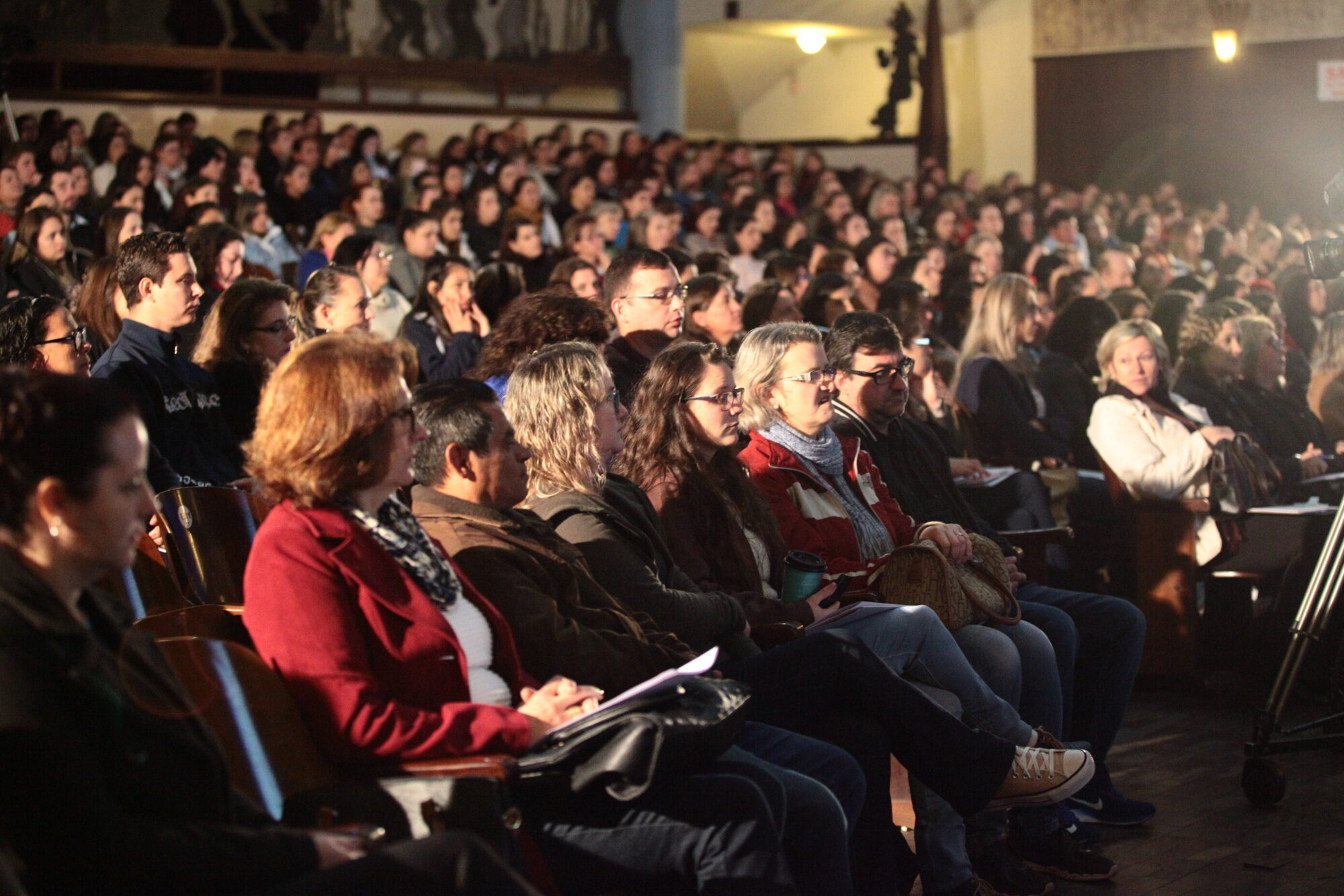 Público lotou o Teatro Ópera, em Porto União