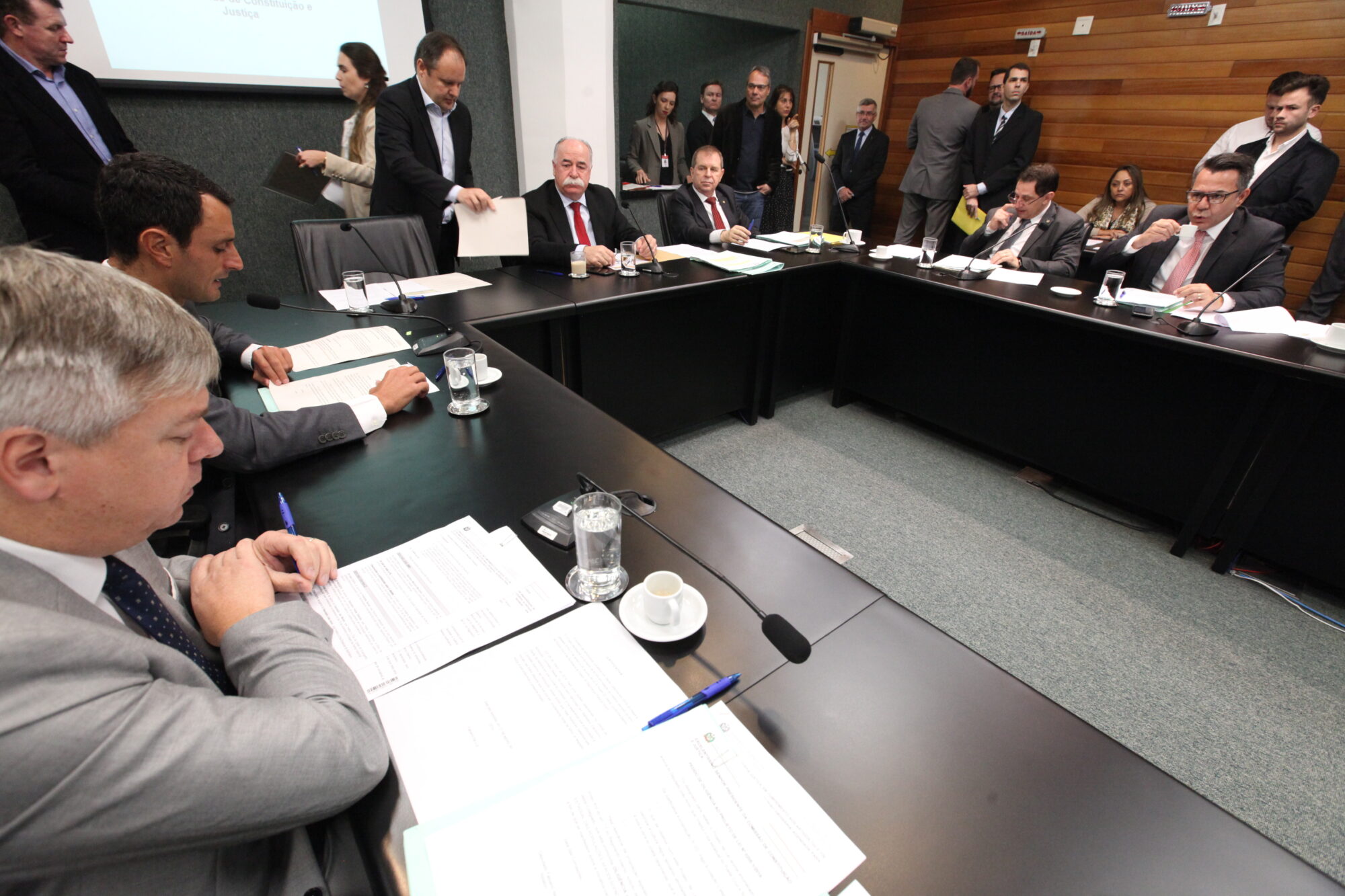 CCJ aprova parecer a projeto que cria Sistema de Compensação de Energia