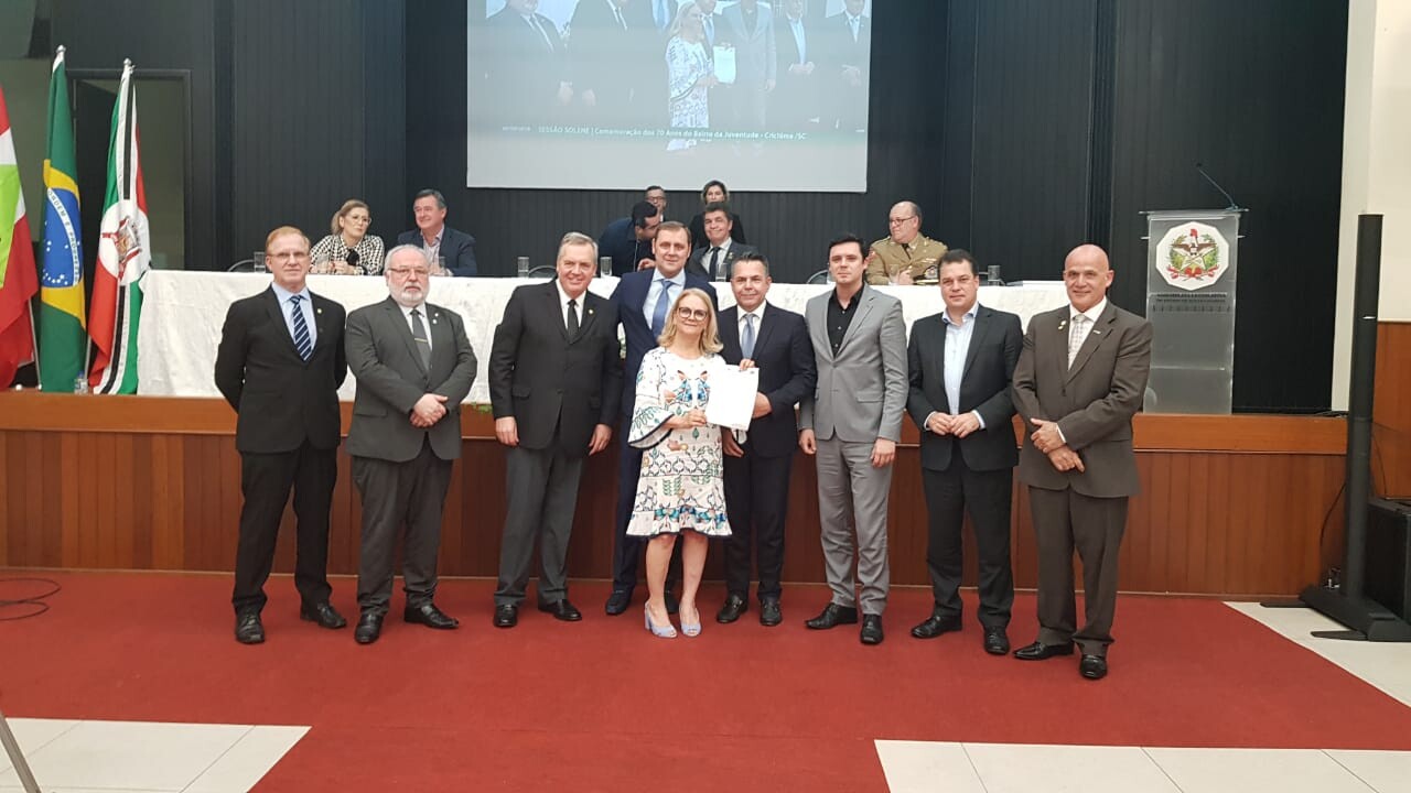Minotto prestigia homenagem aos 70 anos do Bairro da Juventude