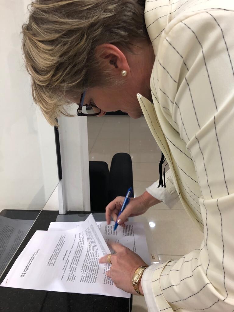 Luciane recorre ao MP para obrigar governo a contratar mais professores efetivos