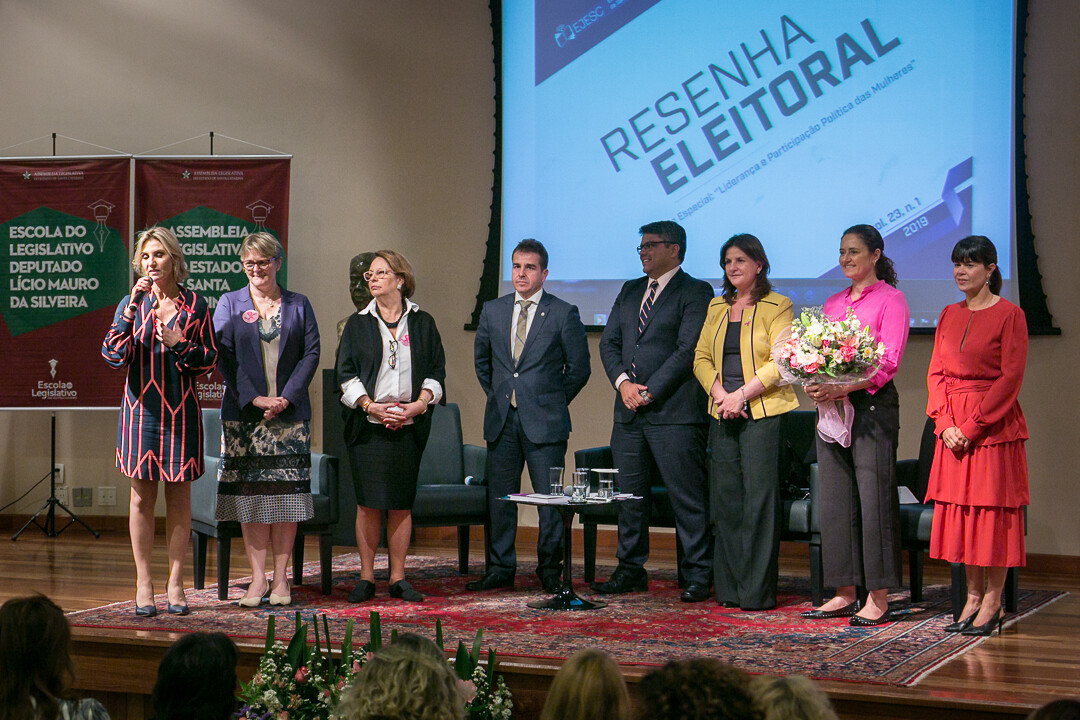 Deputadas incentivam a participação das mulheres na política e disputa eleitoral