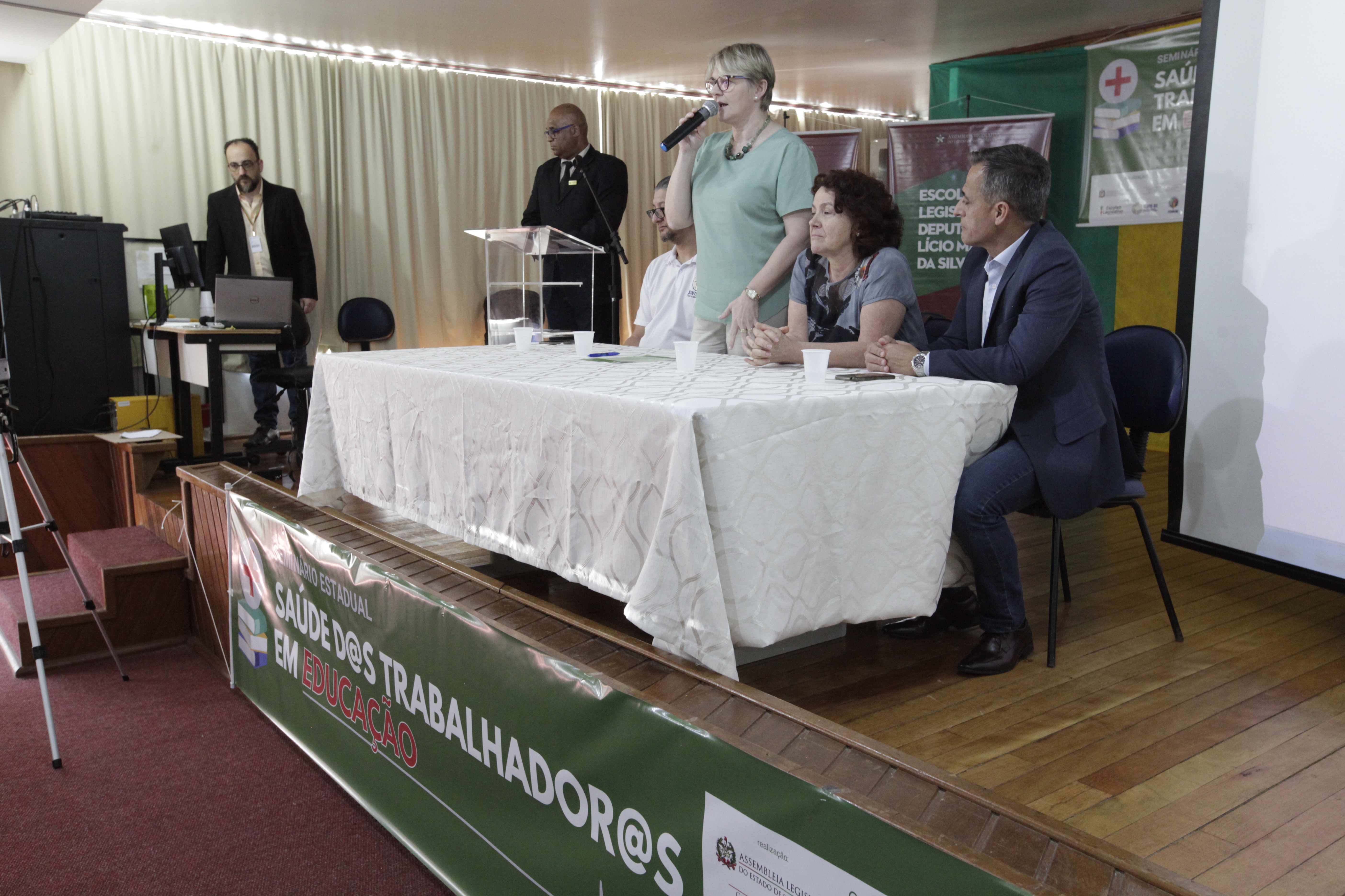 Seminário _ Saúde dos Trabalhadores em Educação