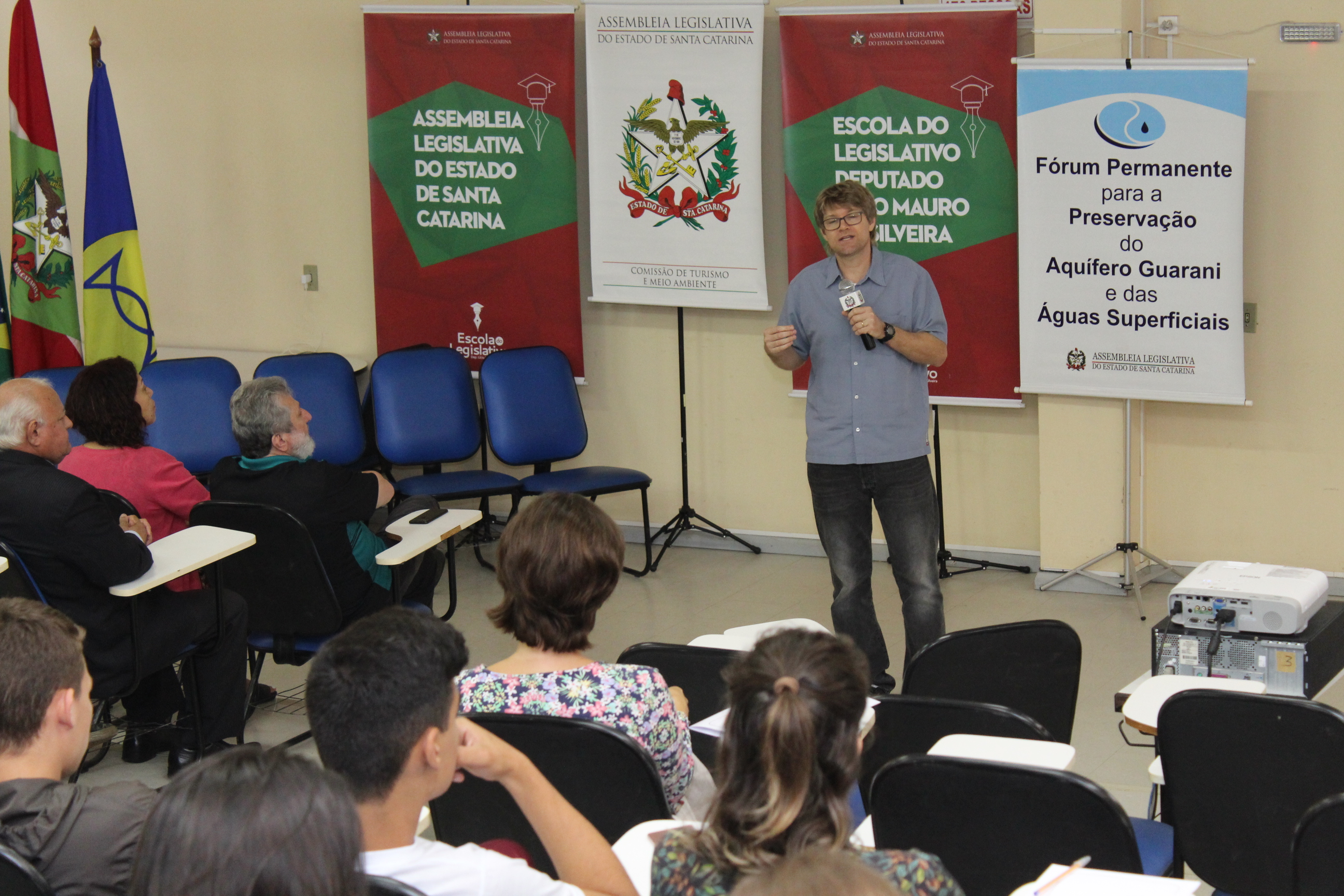 Seminário Sociedade e Meio Ambiente - Professor Luciano Algusto Heinning, palestrante
