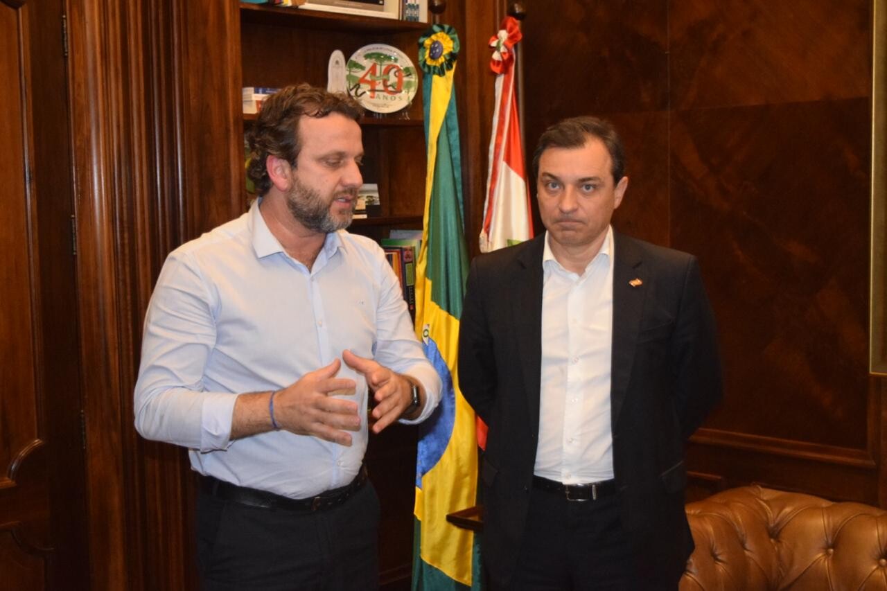 Governador Moisés se sensibiliza com reivindicações da Amavi