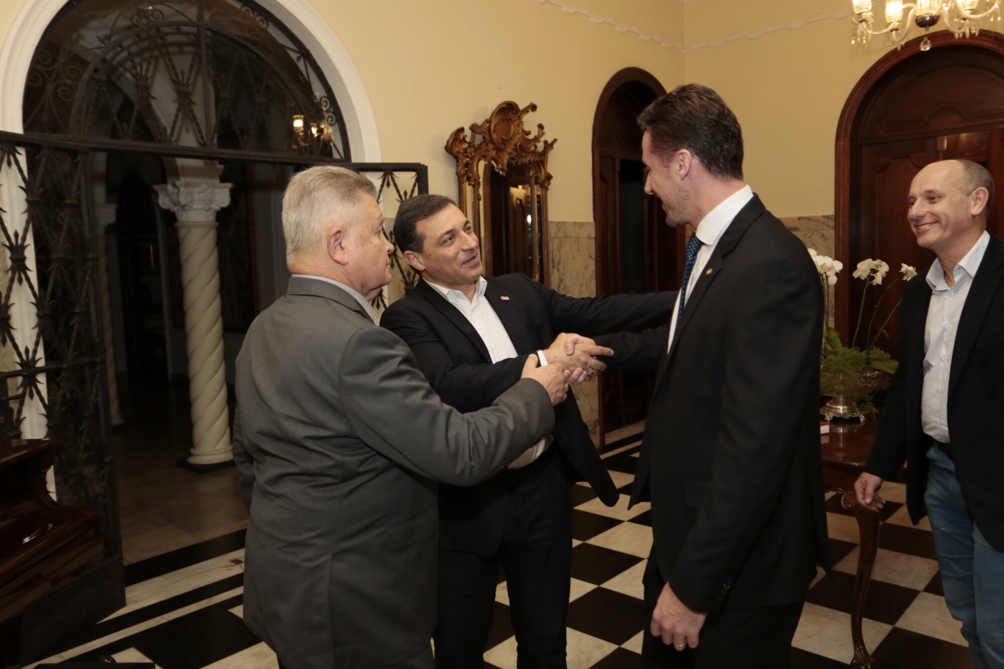 Krelling e Udo Döhler cobram de Moisés mais investimentos para Joinville