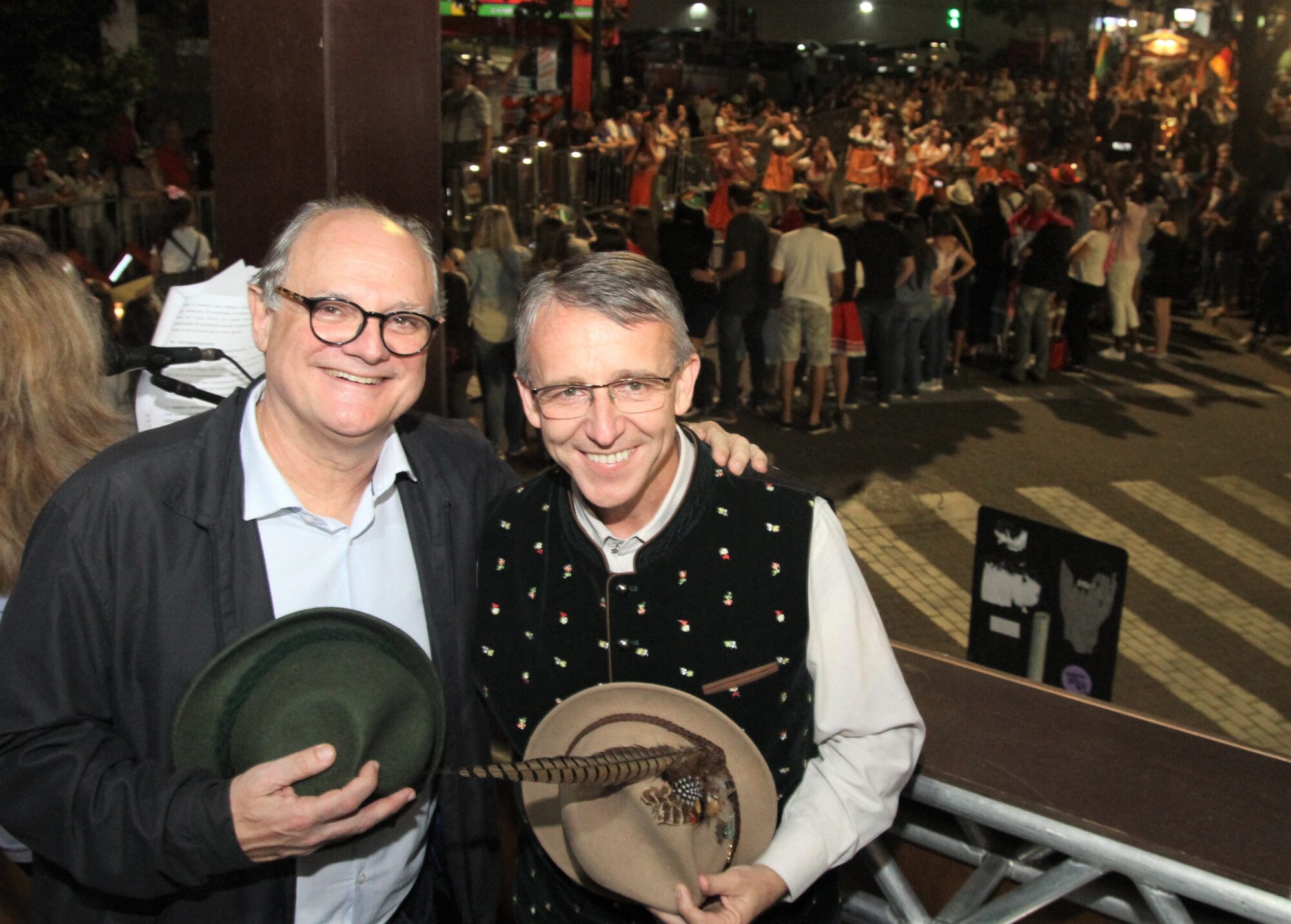 Na Oktober: Dr. Vicente enaltece alegria da população de Blumenau