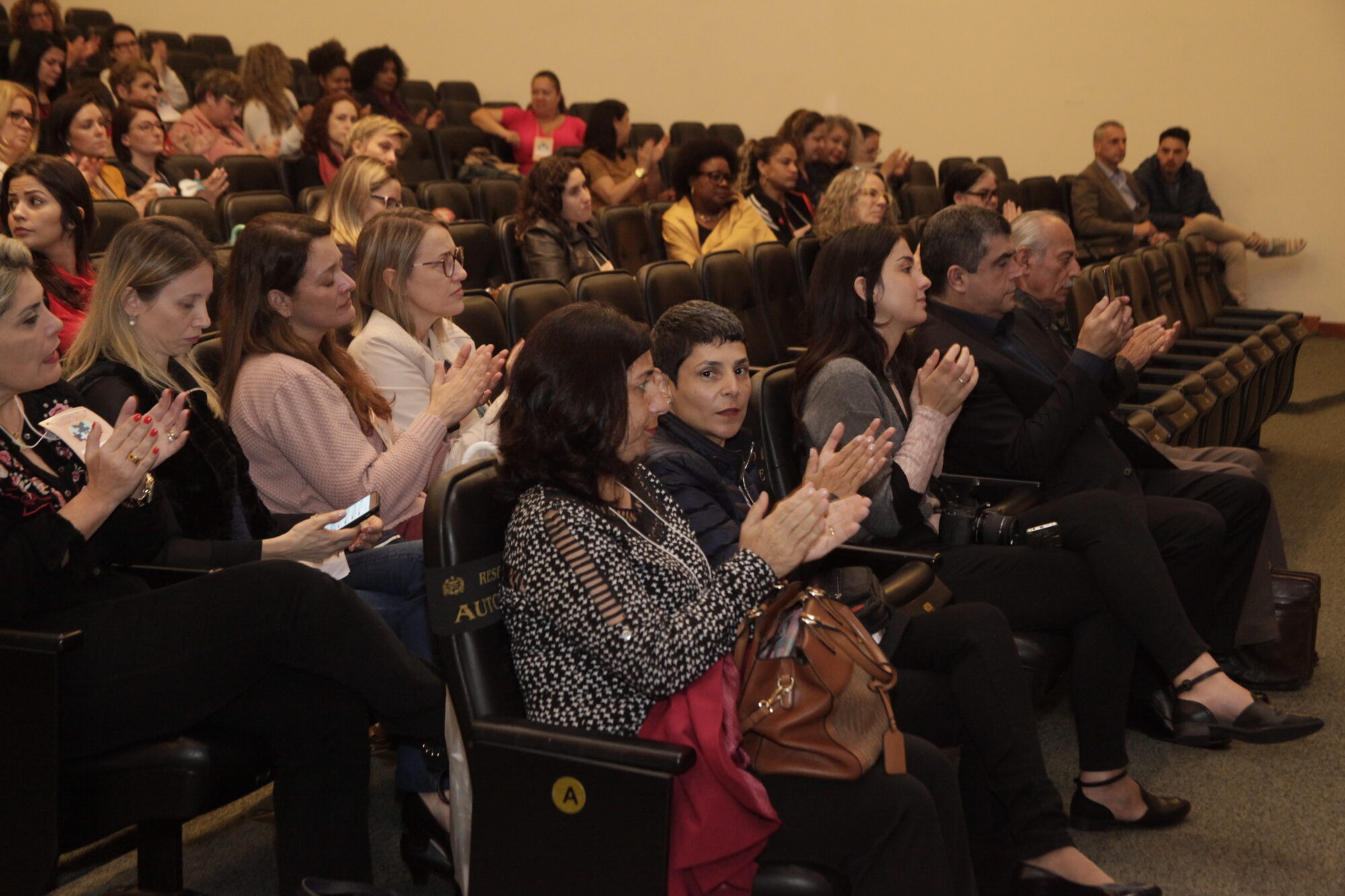 Focado na educação inclusiva, evento no auditório da Alesc tem duração de dois dias