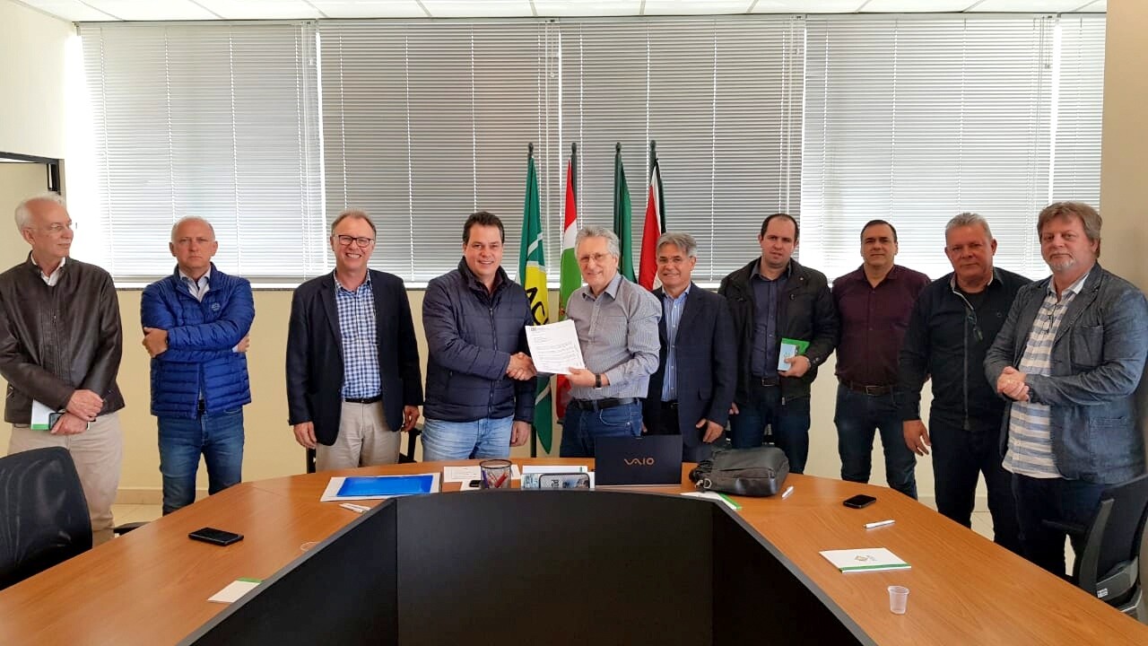 Forcri apresenta demandas ao deputado Rodrigo Minotto