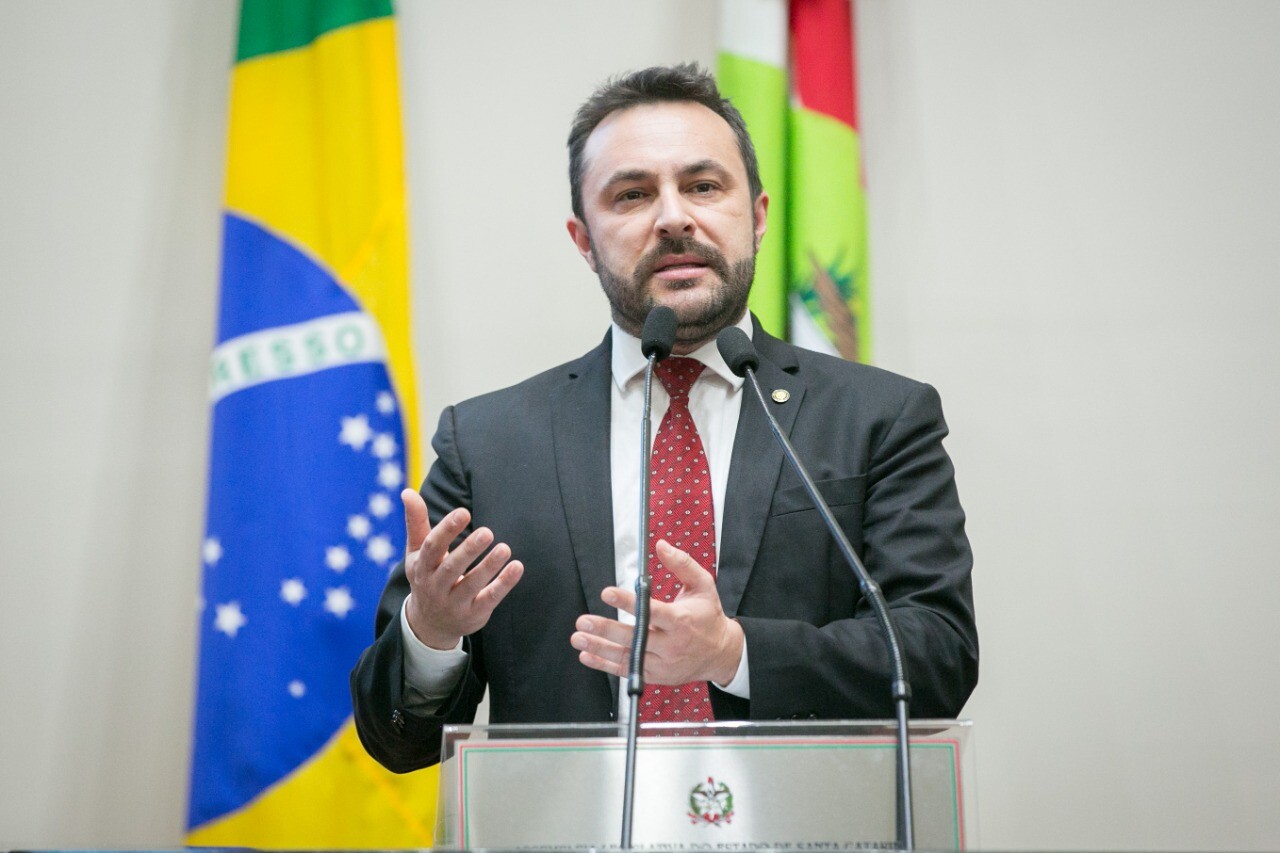 Marcius se manifesta a respeito da ressonância magnética do HTR