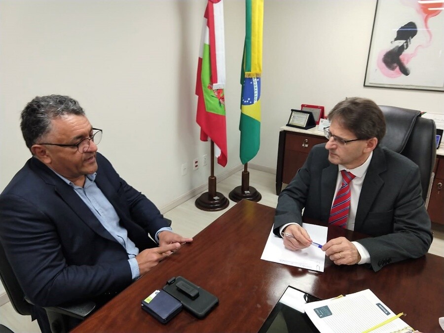Deputado Neodi Saretta e Rogério Mendes Ribeiro, superintendente do Ministério da Saúde