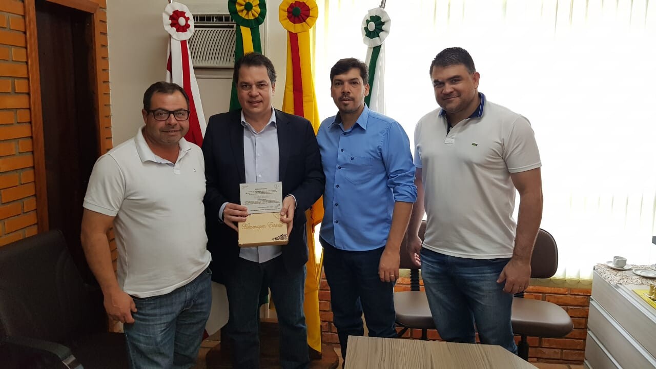 Rodrigo Minotto recebe condecoração de Bravura Cabocla