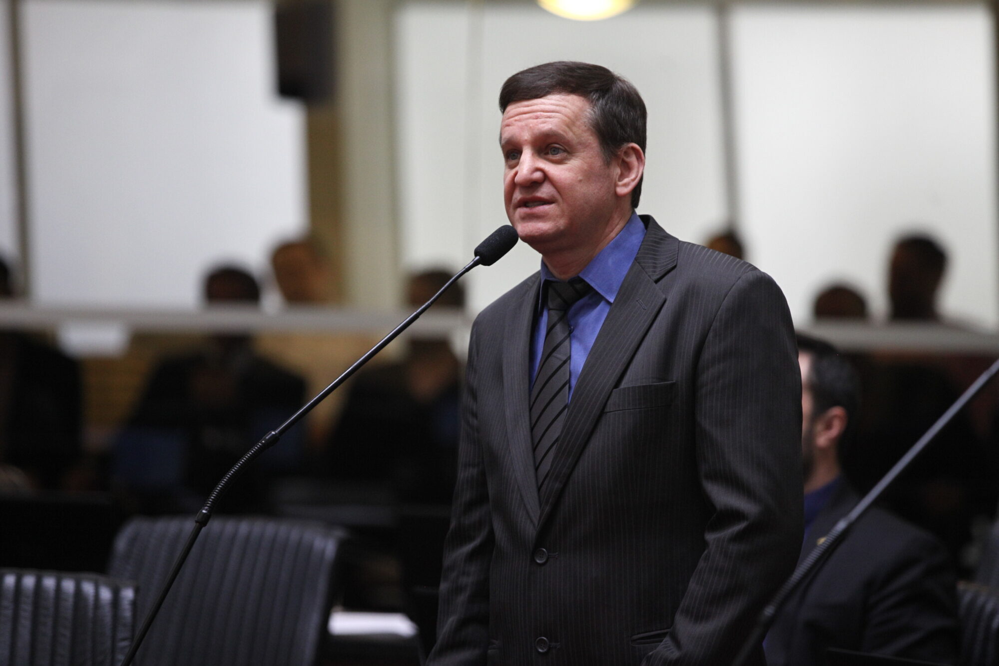 Deputado quer proibir danças sensuais em escolas de SC