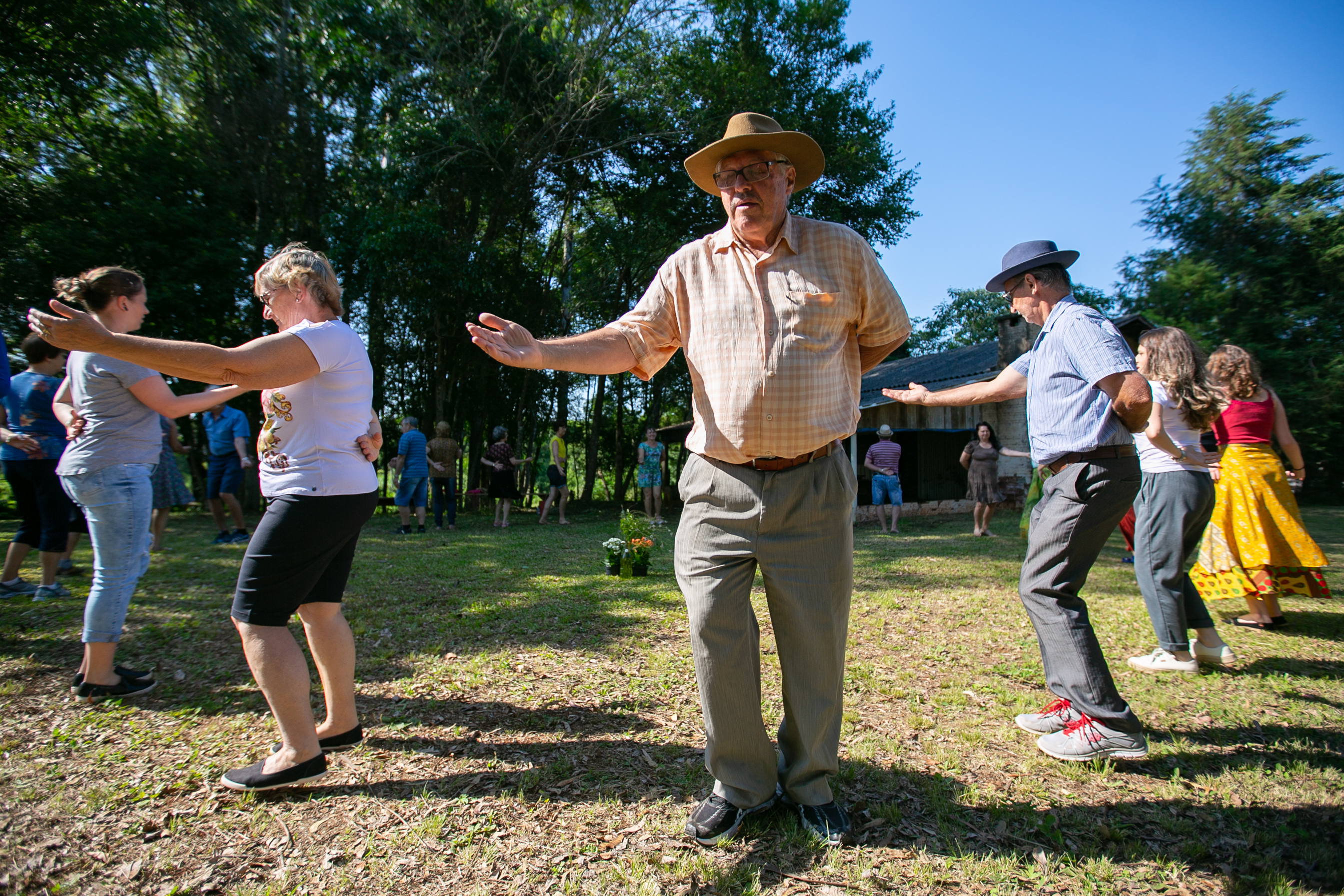 ESPECIAL Cicloturismo no Oeste - Grupo de dança circular