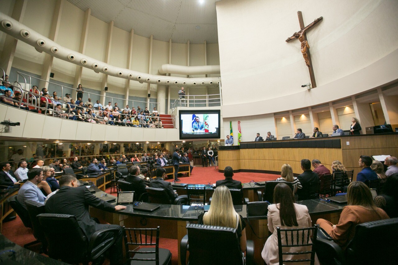 Lideranças evangélicas e grupos religiosos são homenageados na Alesc