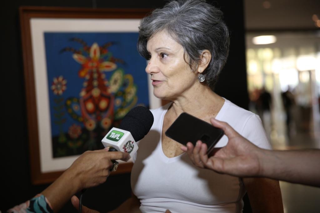 Sandra Meyer, curadora da exposição e filha do homenageado