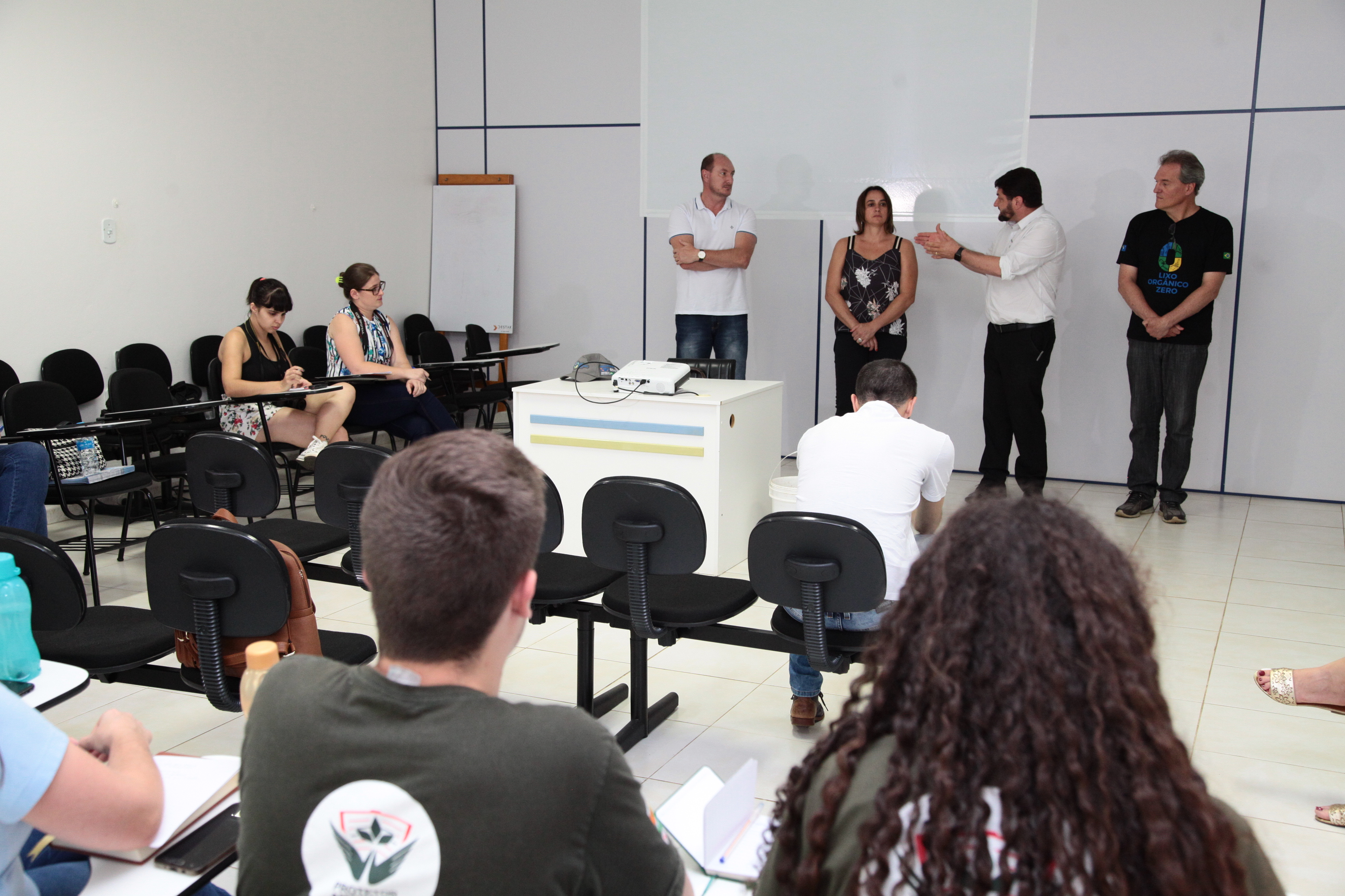 Cunha Porã - Palestras do Lixo Orgânico Zero no Oeste de SC