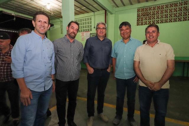 Reunião aconteceu na noite desta quinta-feira (27). Foto: assessoria parlamentar.