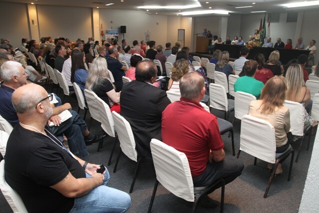 Feapaes-SC realizou curso de capacitação para presidentes das Apaes neste final de semana. FOTOS: Edson Junkes/Divulgação