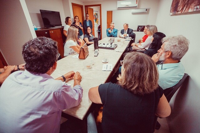 Fabiano da Luz recebe PT/Joinville no gabinete e conta sua história