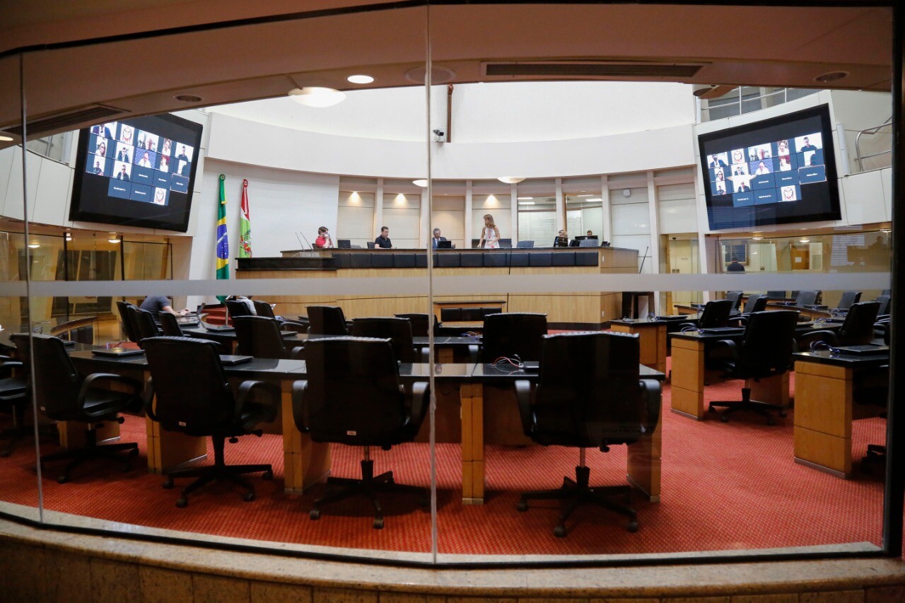 Proibido o corte de água, luz e gás em SC até dezembro