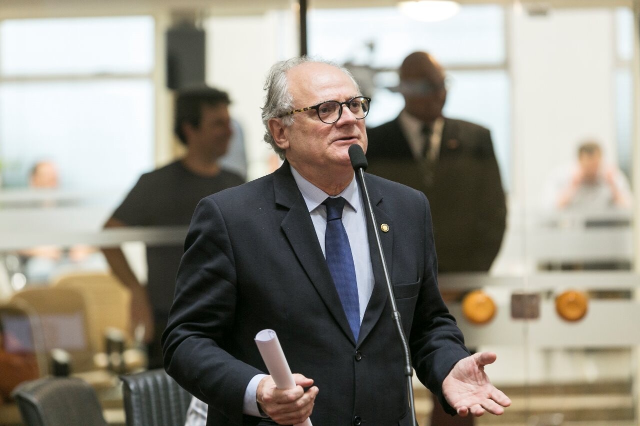 Dr.  Vicente apoia apuração de processo de compra de respiradores