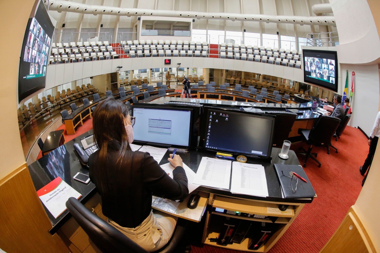 Denúncia sobre compra de respiradores repercute na Assembleia