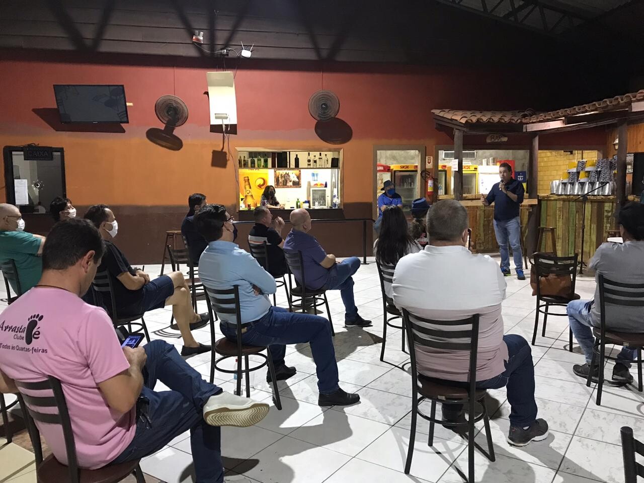 Donos de casas noturnas e bandas apresentam demandas a Minotto