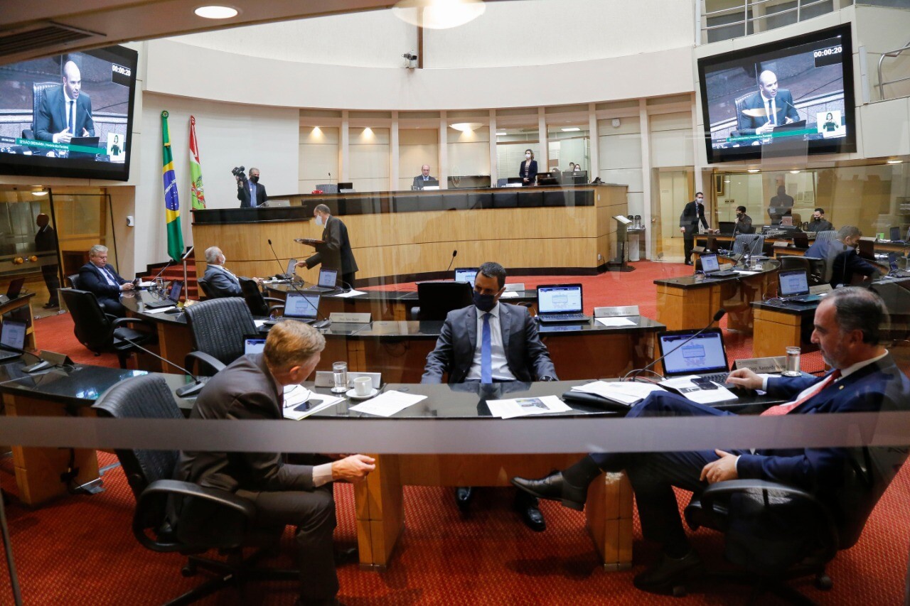 TCE indica que houve retrocesso no controle interno na gestão Moisés