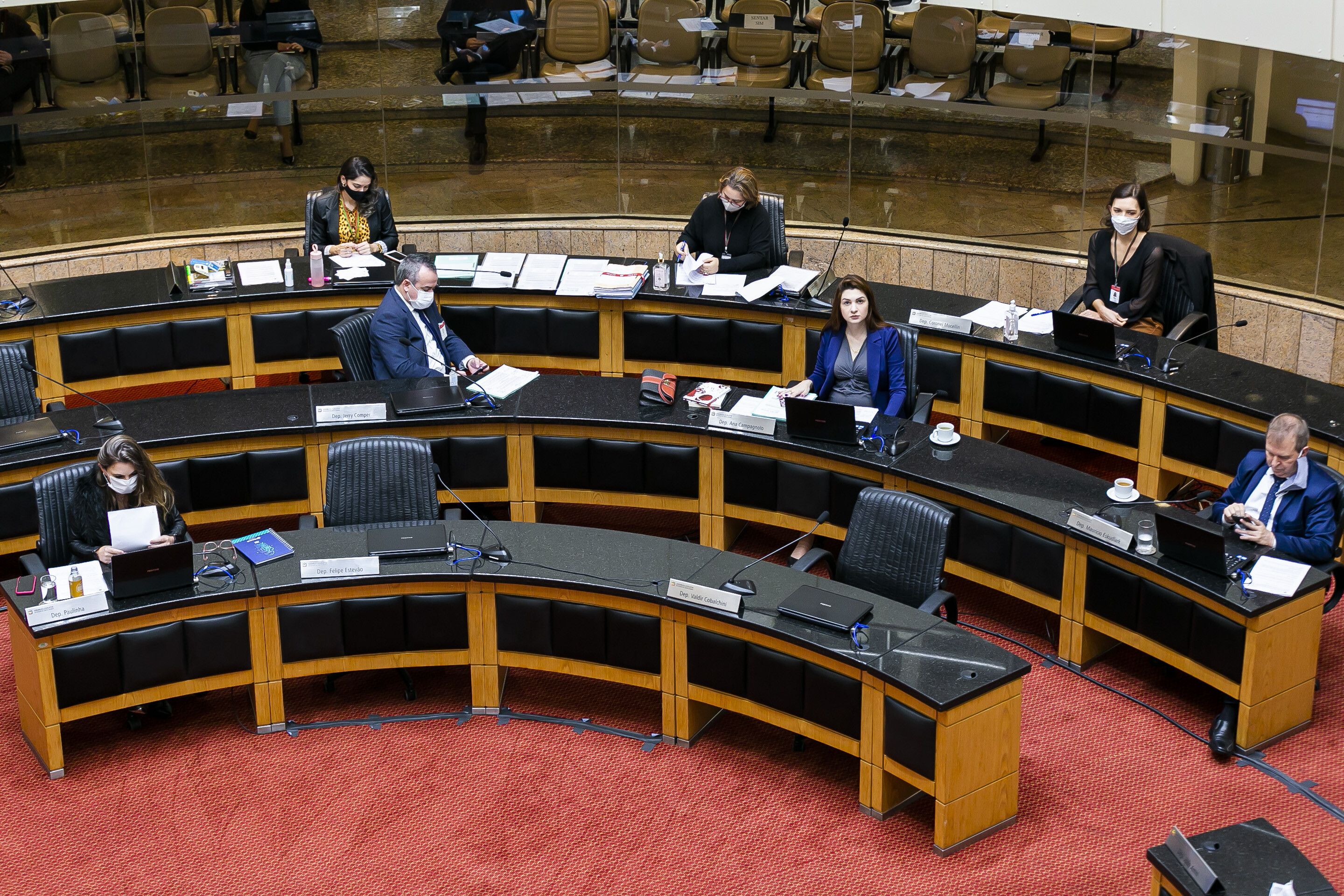 CCJ aprovou reforma da previdência na reunião desta terça pela manhã; de tarde, Executivo pediu a retirada dos projetos