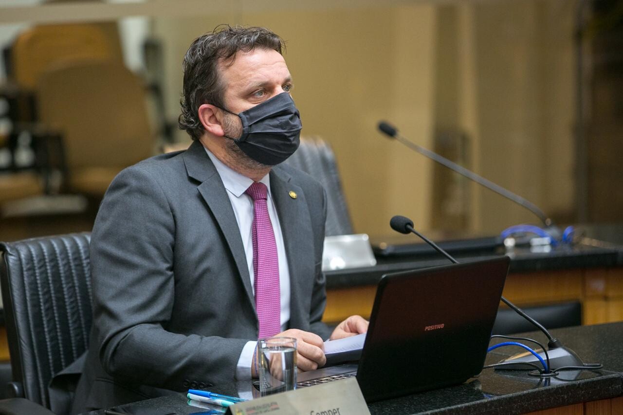 Jerry Comper solicita recursos para atingidos pelo ciclone em Santa Catarina