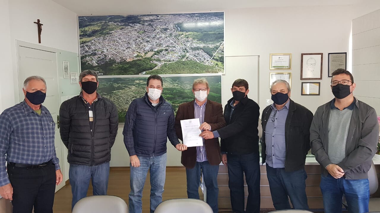 Deputado Rodrigo Minotto e lideranças políticas de Siderópolis