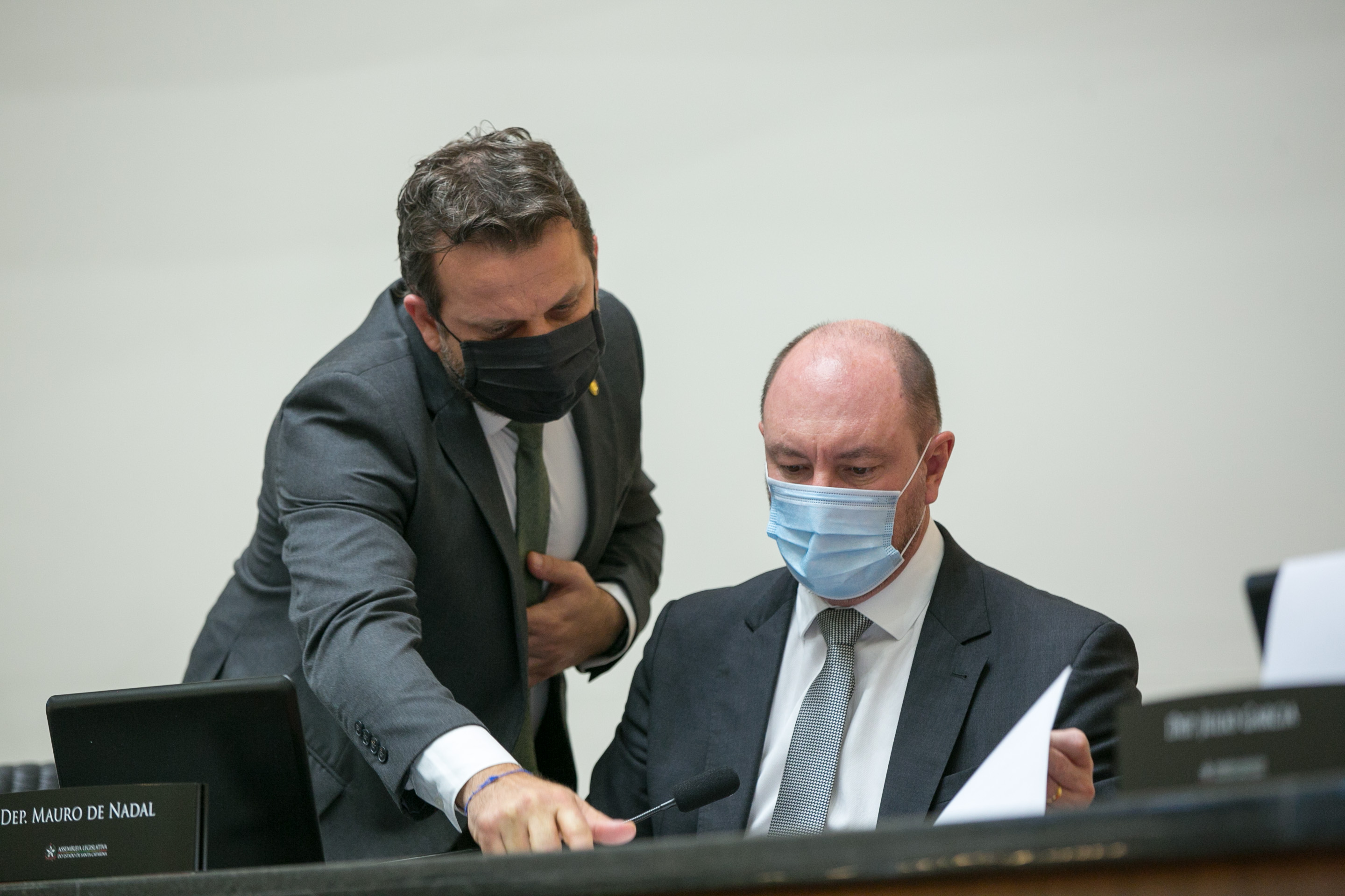 Deputado Jerry Comper (MDB) e Deputado Mauro de Nadal (MDB)