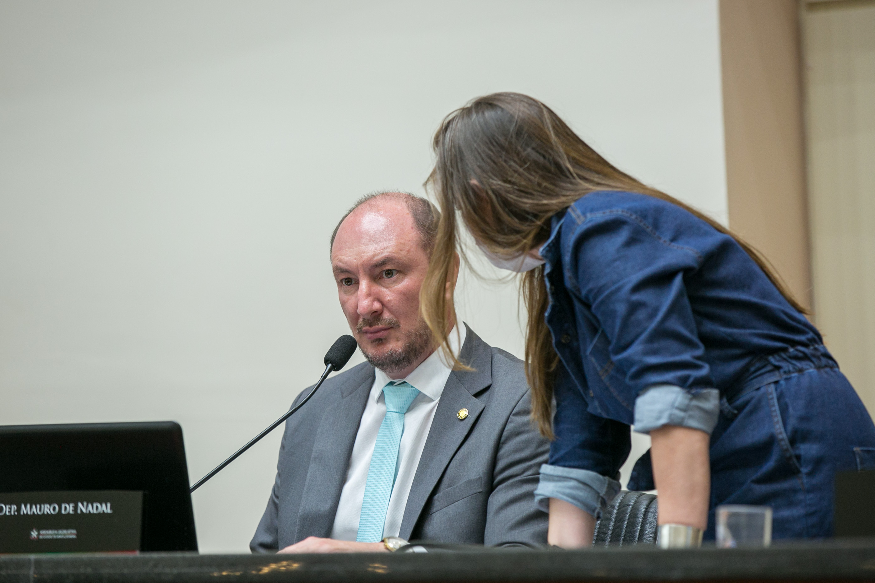 Deputado Mauro de Nadal (MDB) e Deputada Paulinha (PDT)
