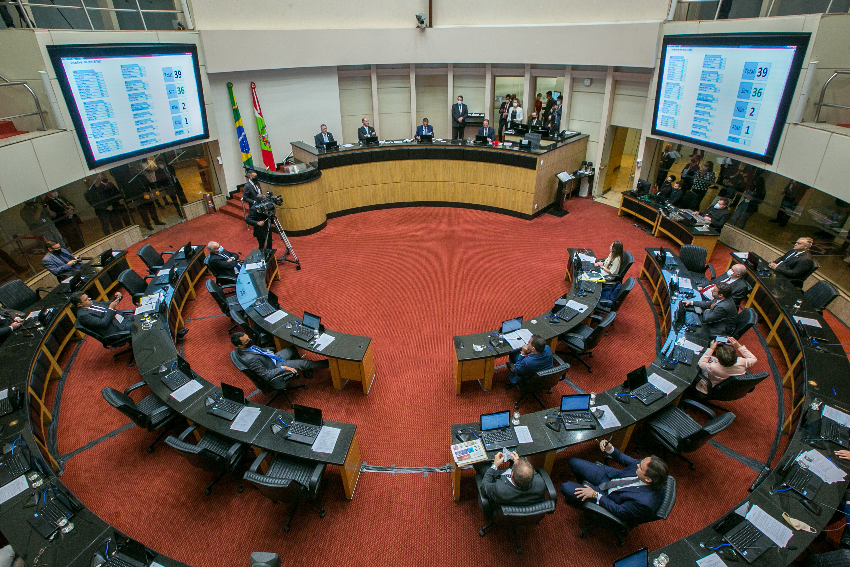 Plenário autoriza abertura do 2º processo de impeachment contra Moisés
