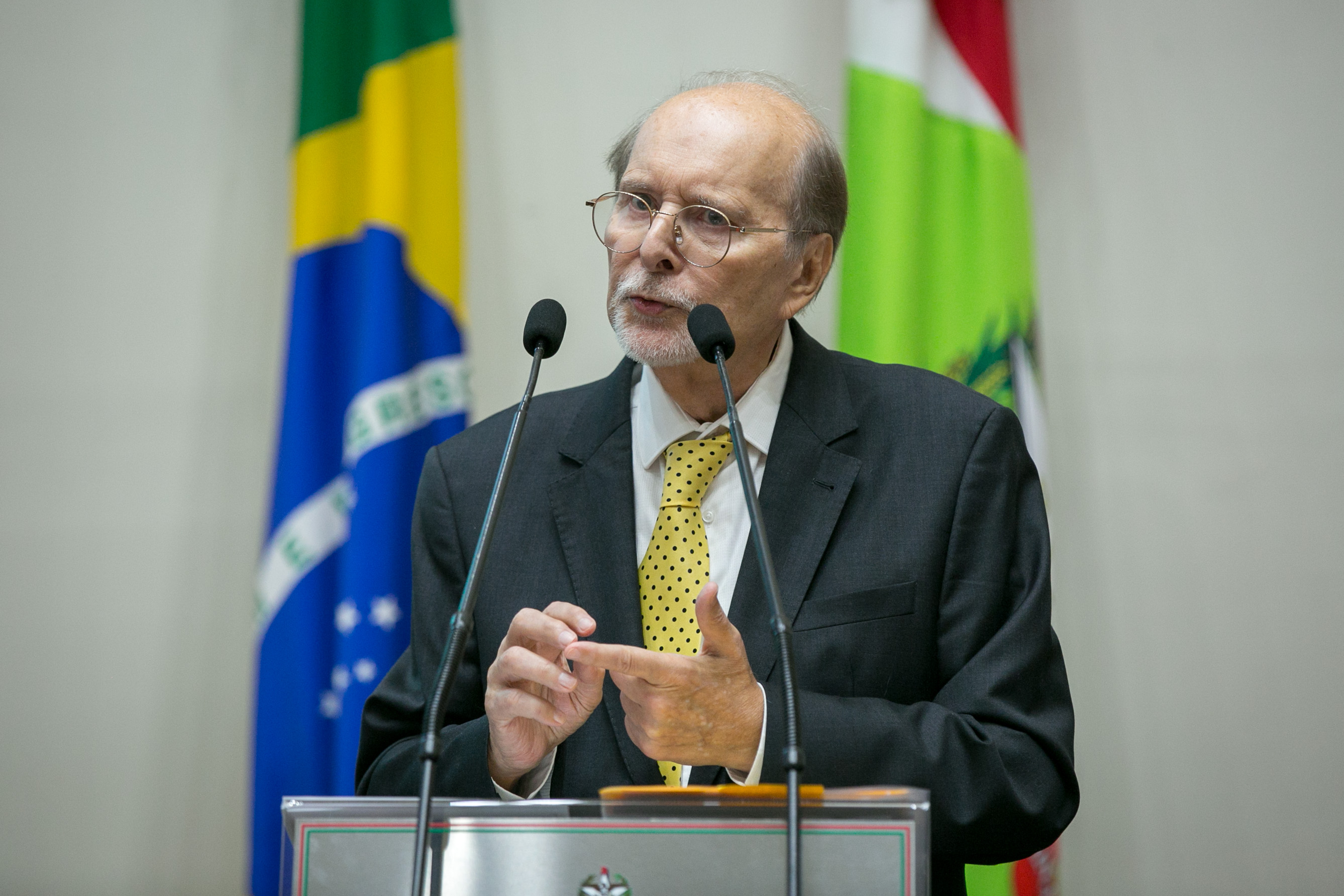 Advogado de acusação Péricles Prade