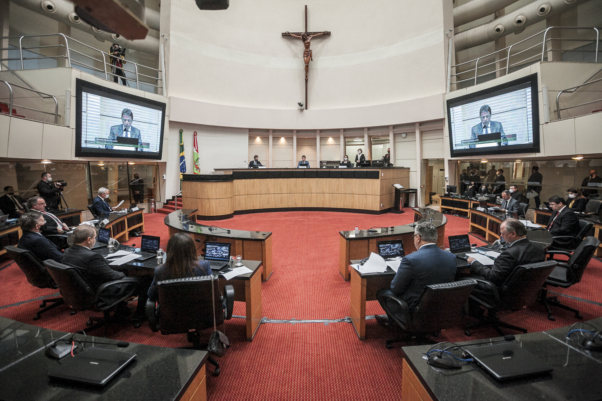 Votação do relatório no tribunal do impeachment é marcada para dia 23