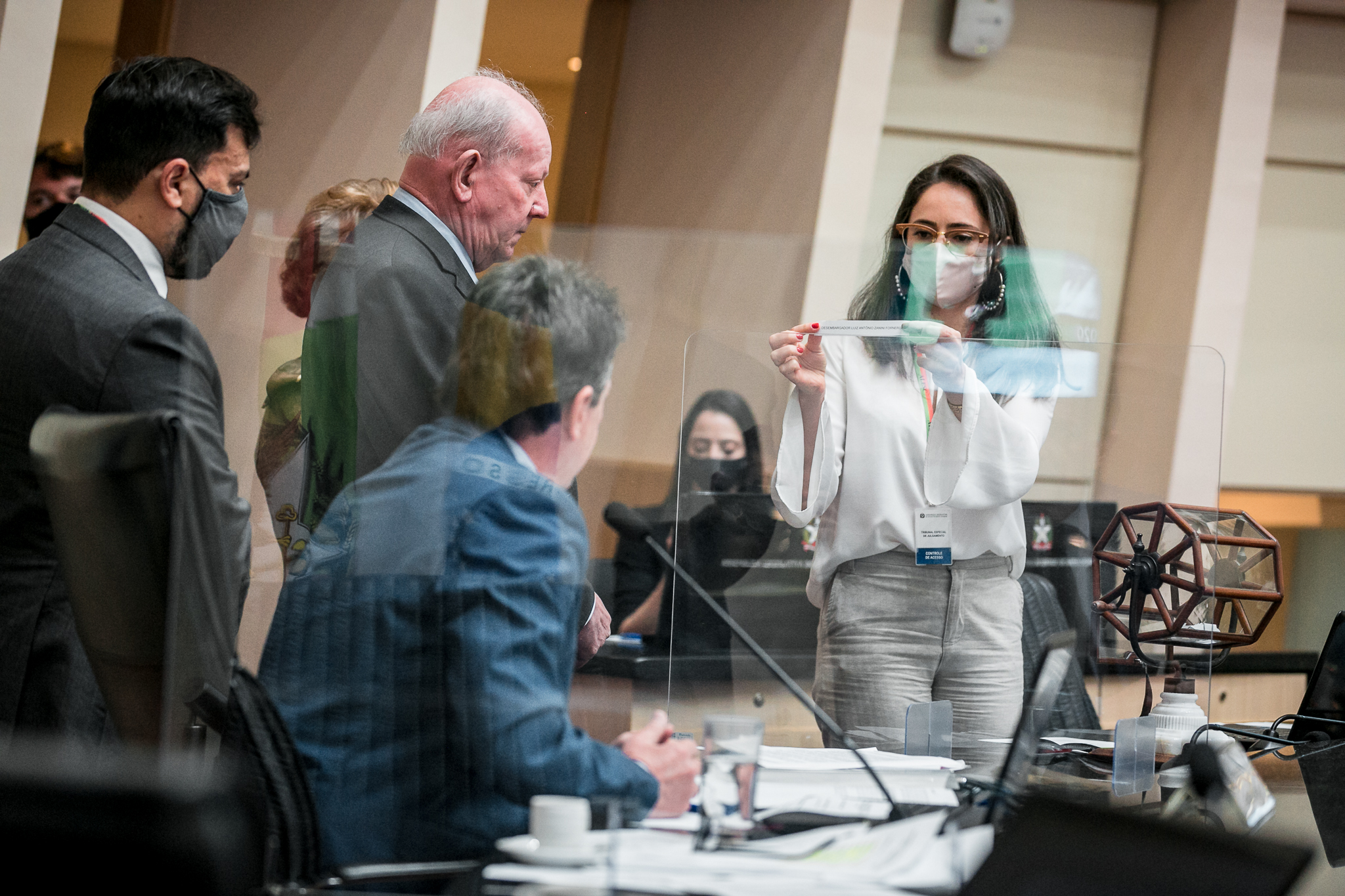 Desembargador Ricardo Roesler, Deputado Marcos Vieira (PSDB) e Desembargadora Sonia Maria Schmitz