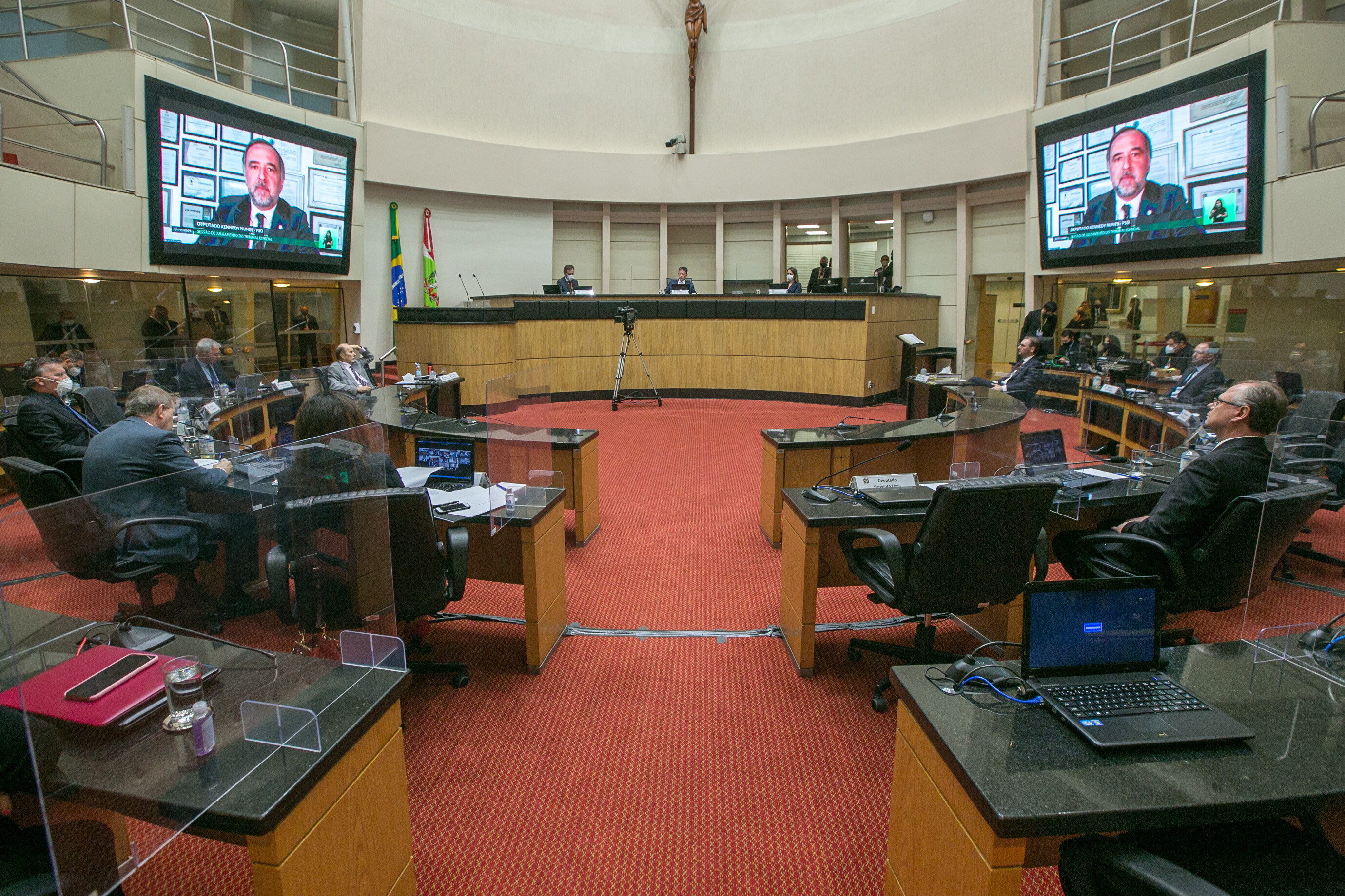 Confira como foram as manifestações dos integrantes do tribunal especial