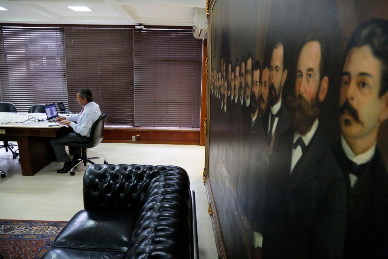 FOTO DE QUINTA – Da lâmpada à internet